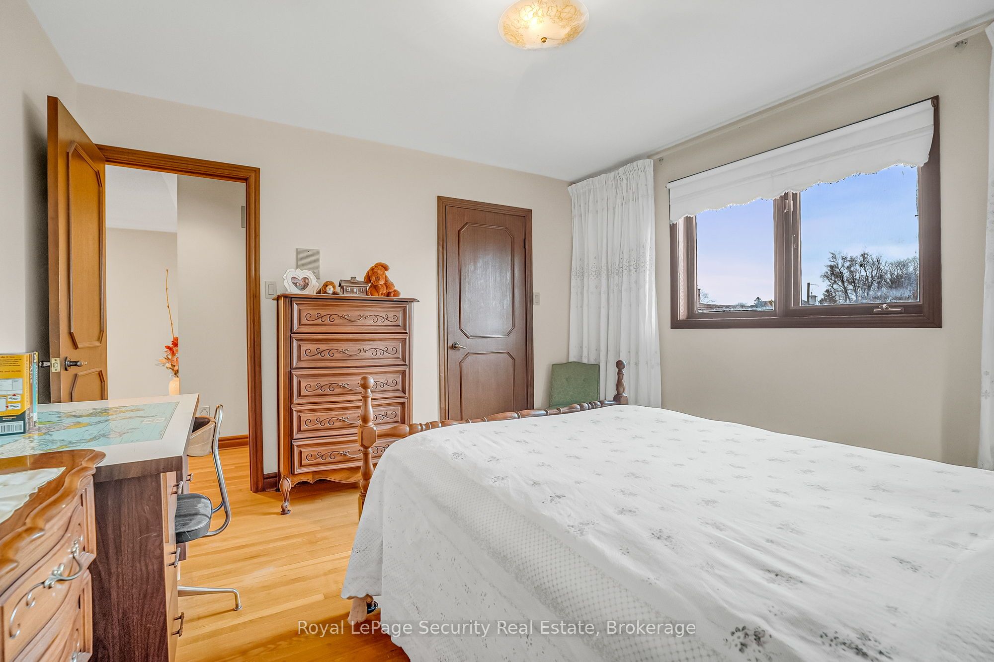 27 Mulholland Avenue Property Photo 31