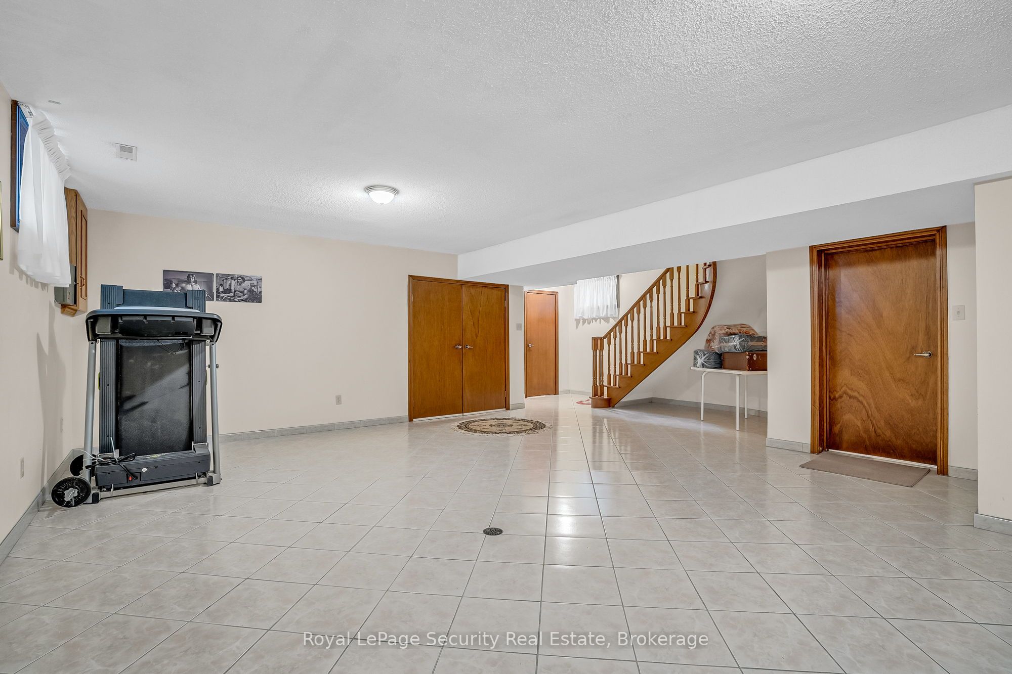 27 Mulholland Avenue Property Photo 41