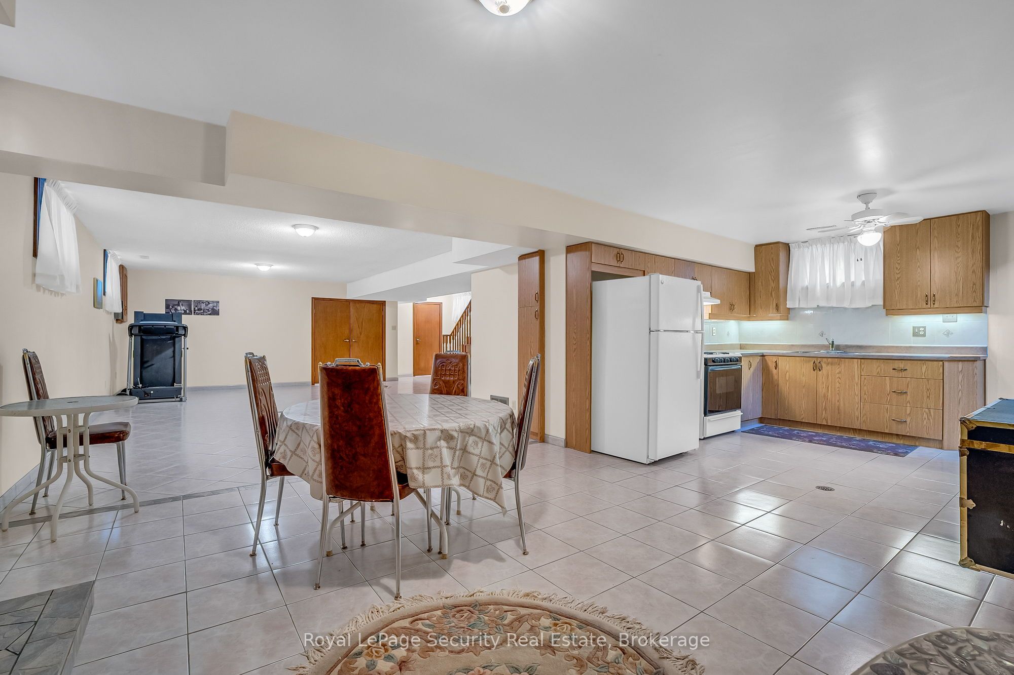 27 Mulholland Avenue Property Photo 43
