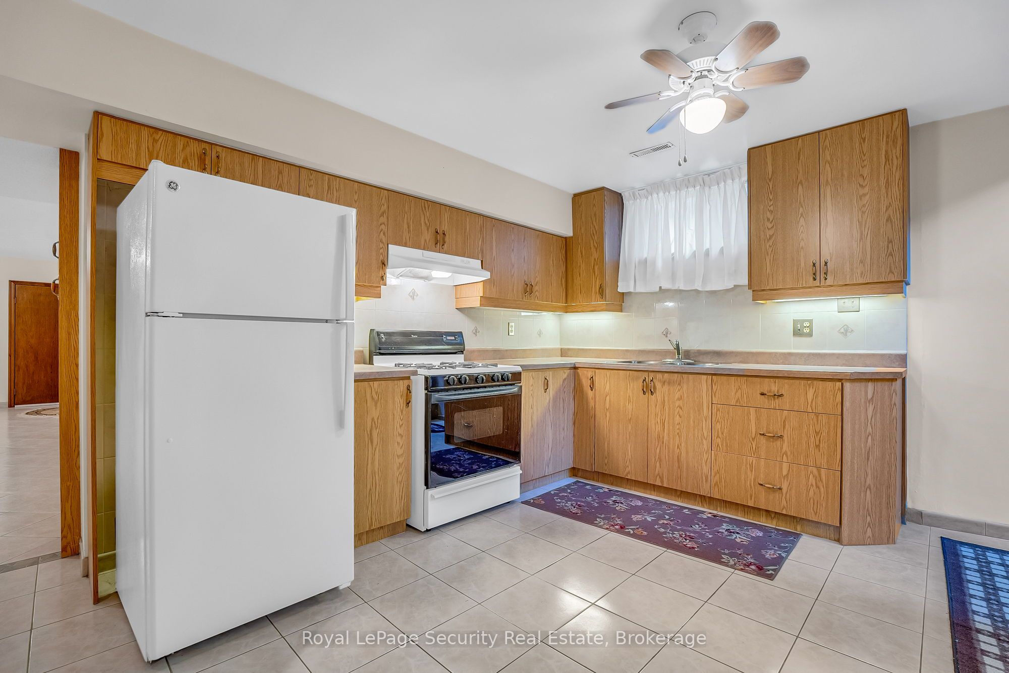27 Mulholland Avenue Property Photo 44