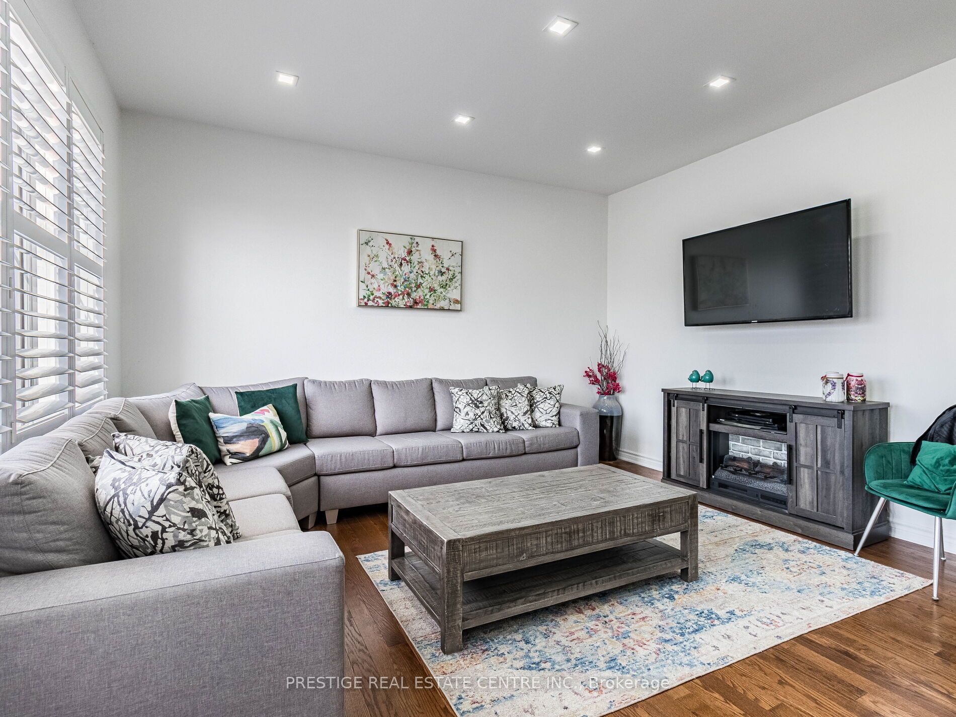 1550 Clitherow Street Property Photo 4