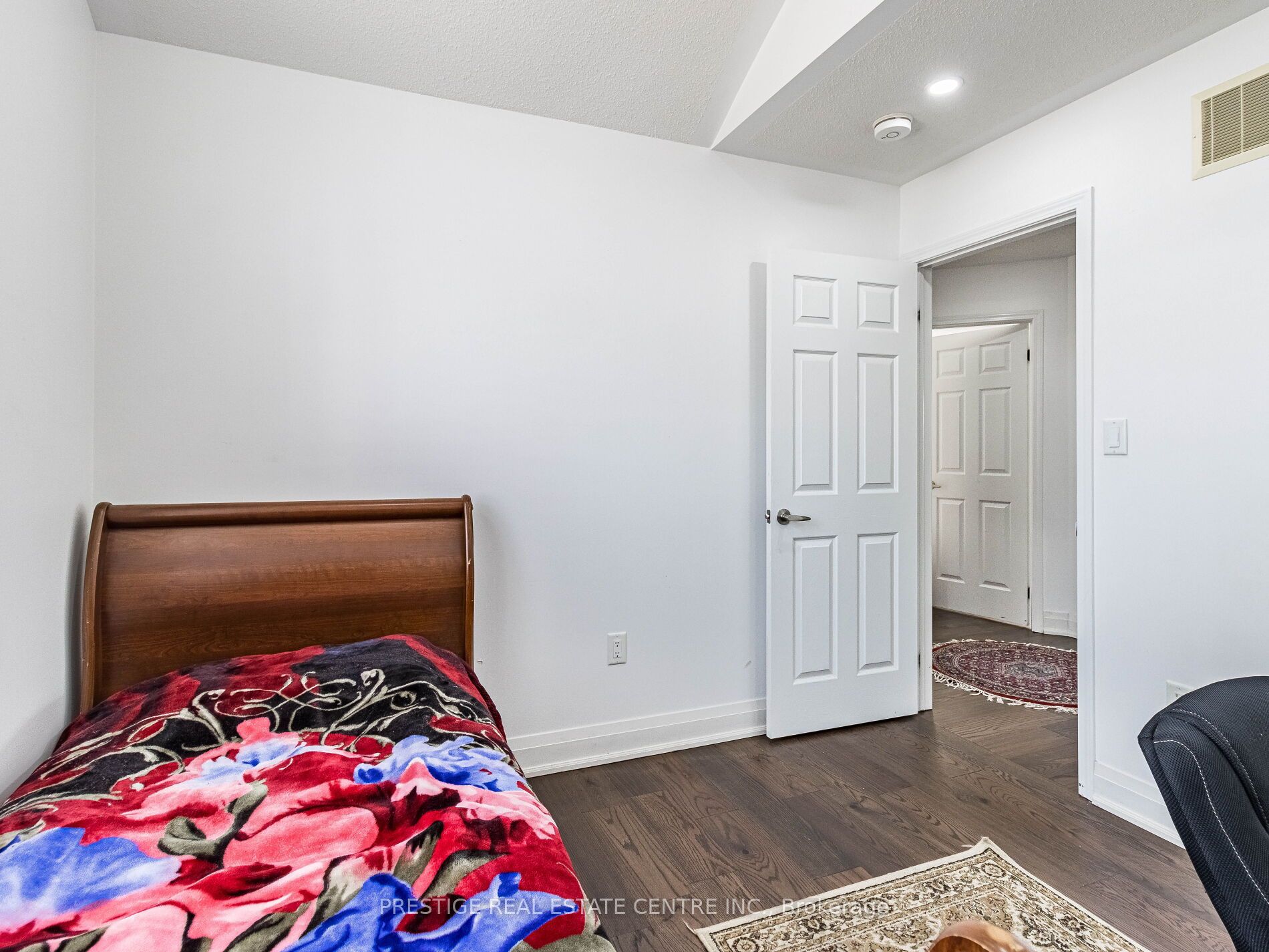 1550 Clitherow Street Property Photo 7