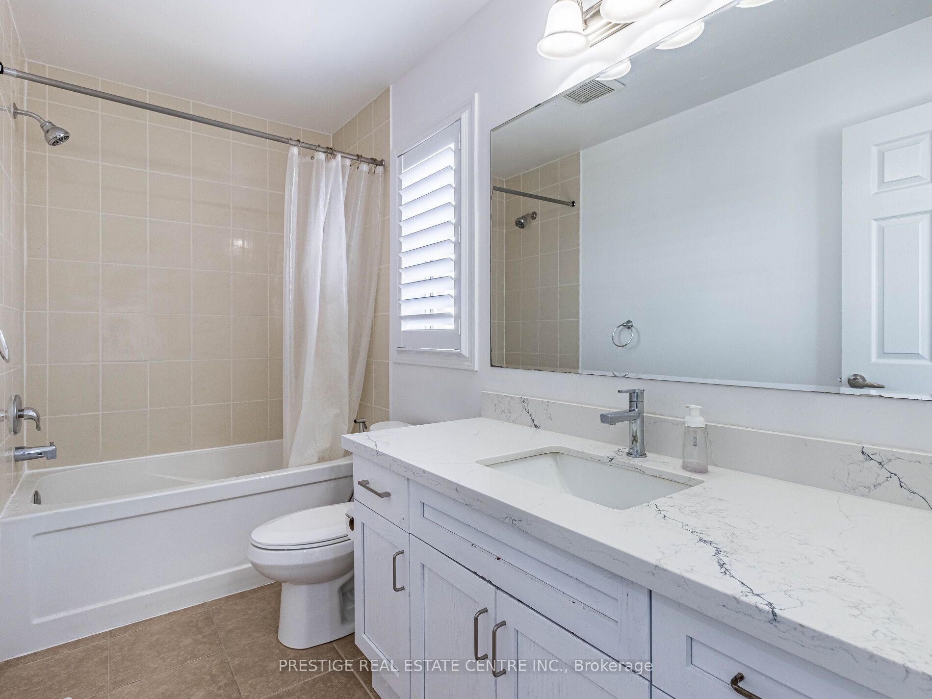 1550 Clitherow Street Property Photo 9