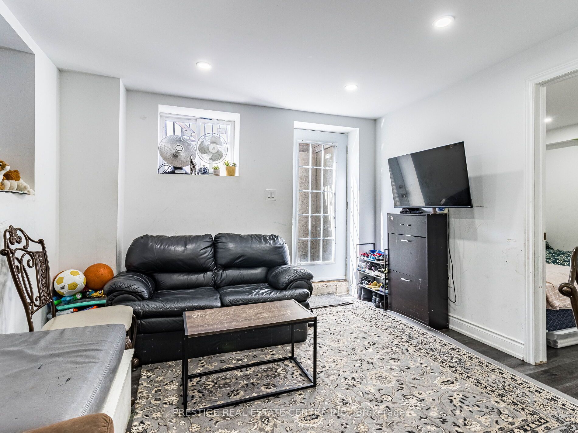 1550 Clitherow Street Property Photo 12