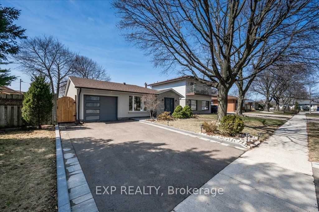 4 Buckley Crescent Property Photo 2