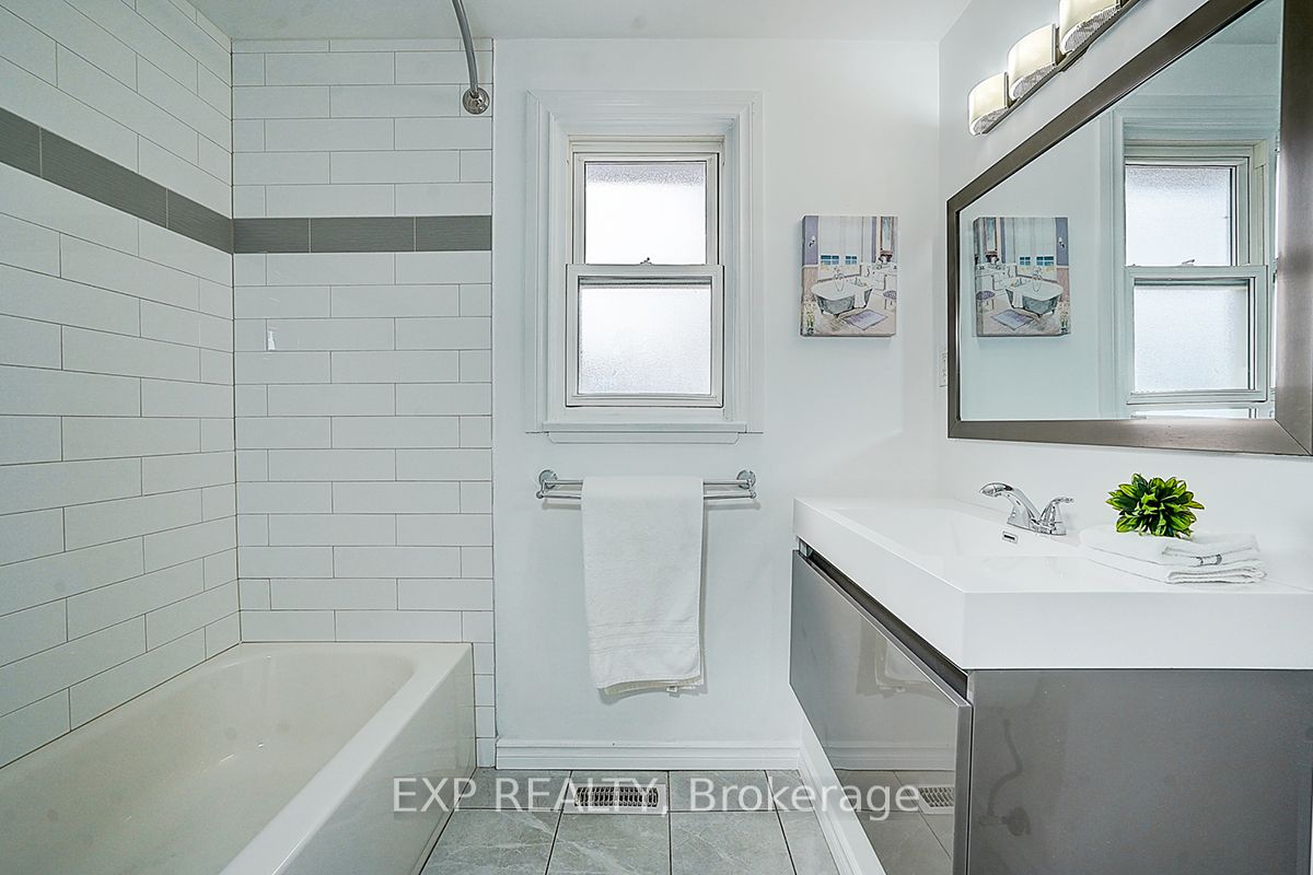 11 Tullamore Road Property Photo 32