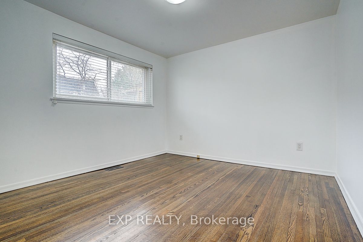 11 Tullamore Road Property Photo 35