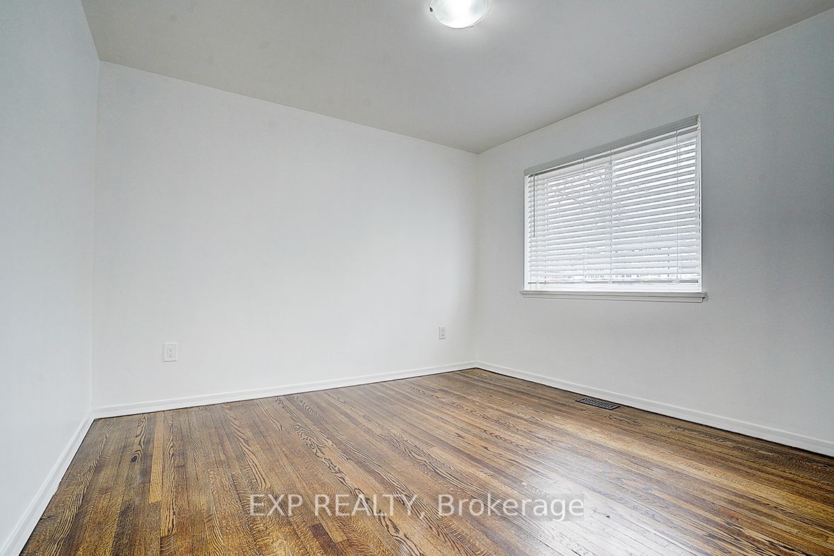 11 Tullamore Road Property Photo 37