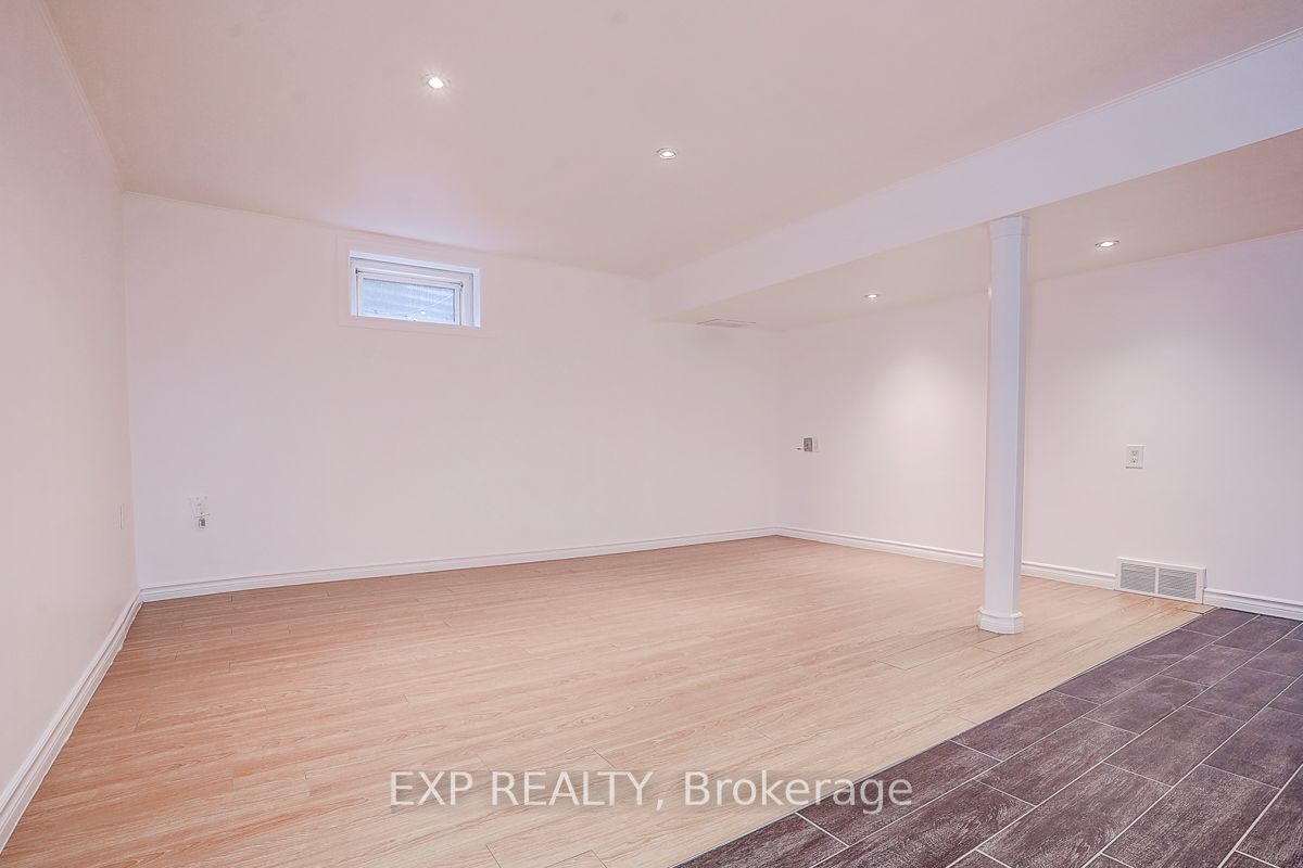 11 Tullamore Road Property Photo 41