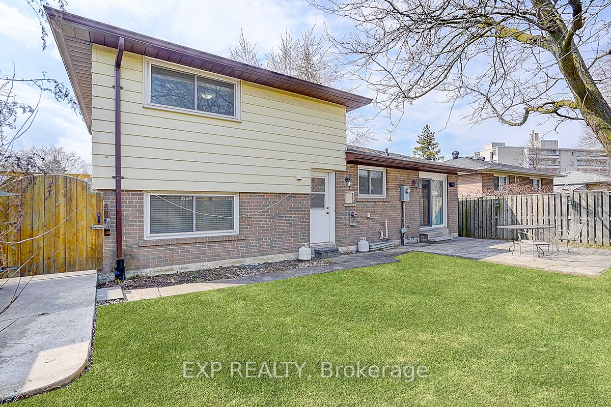 11 Tullamore Road Property Photo 49