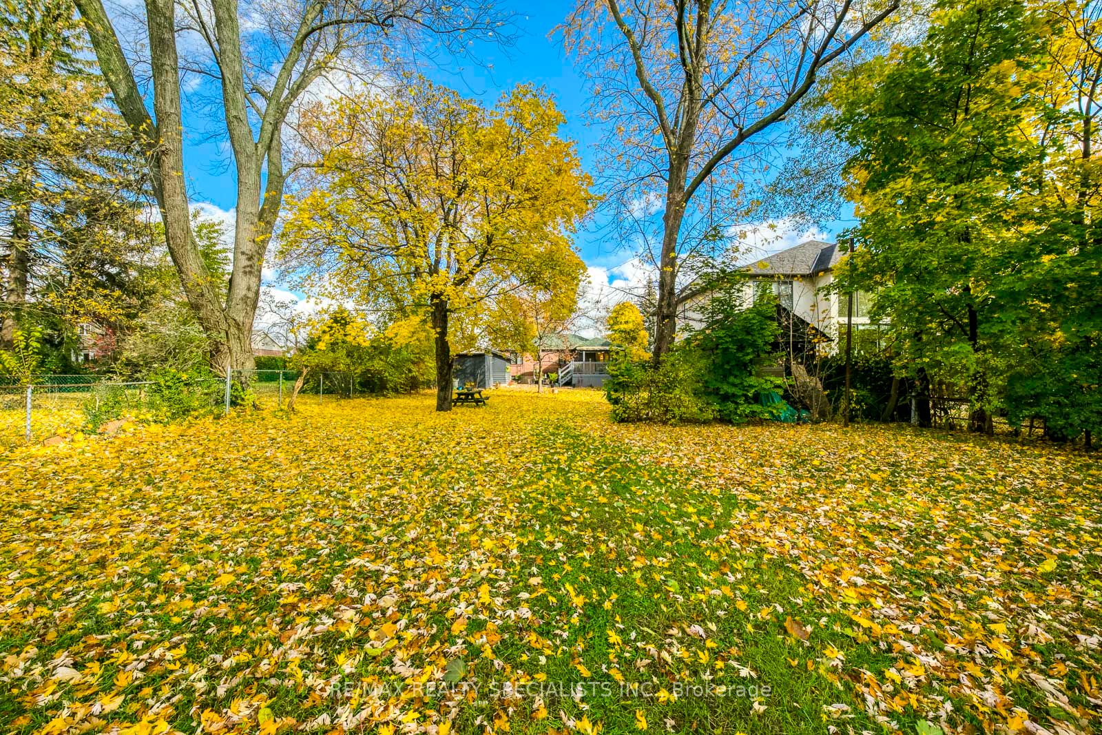 538 Fourth Line Property Photo