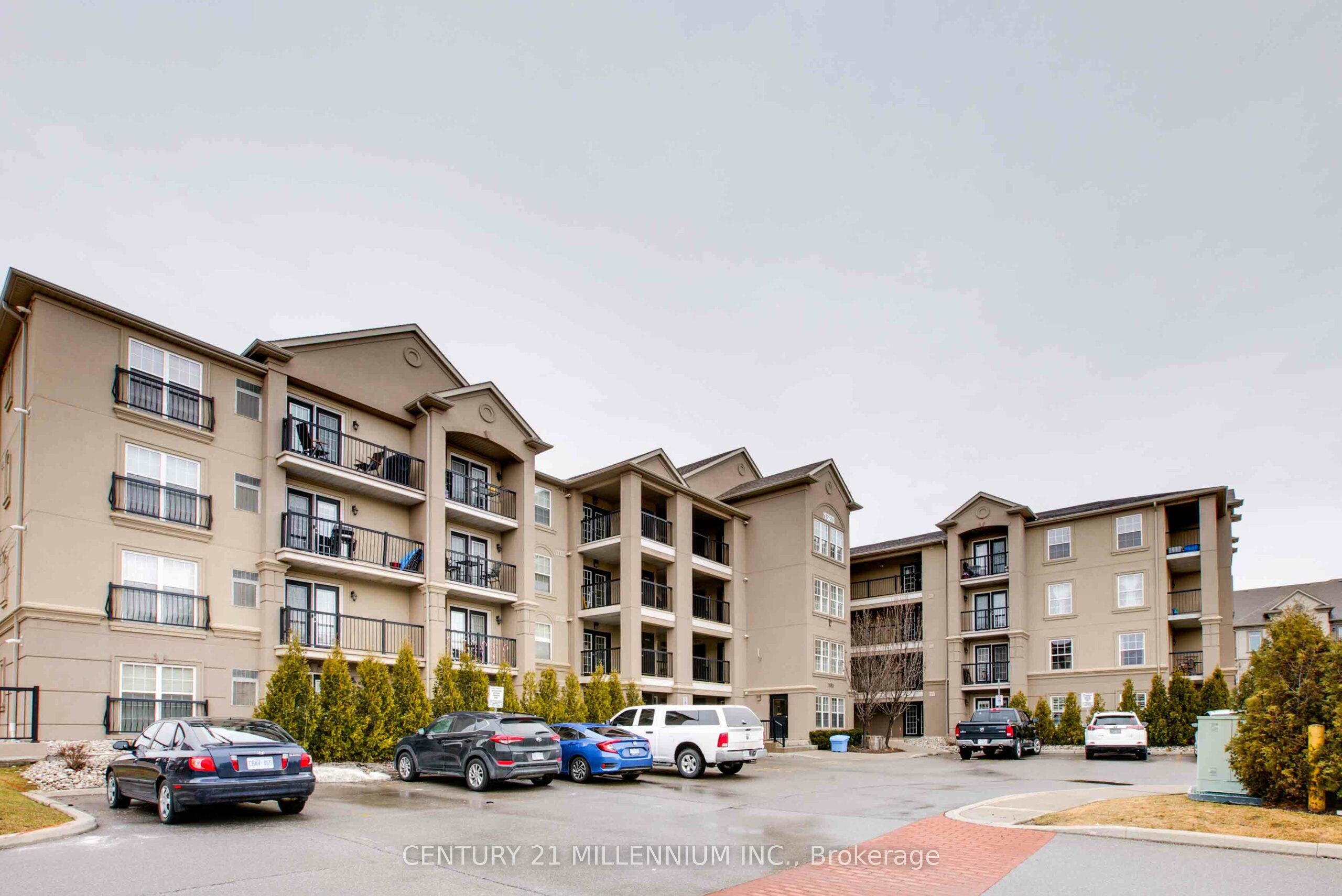 #407 - 1380 Main Street Property Photo 6