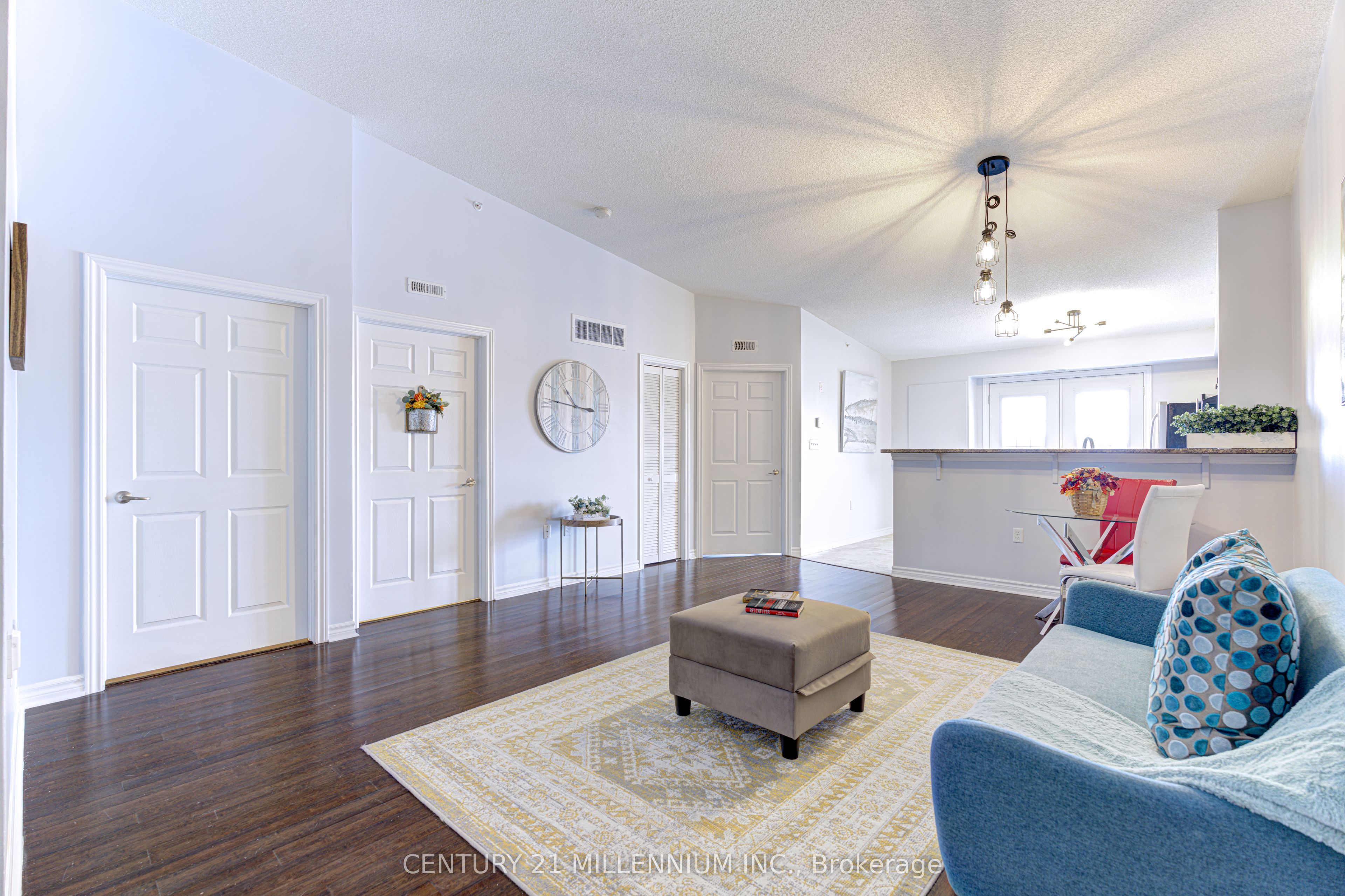 #407 - 1380 Main Street Property Photo 11