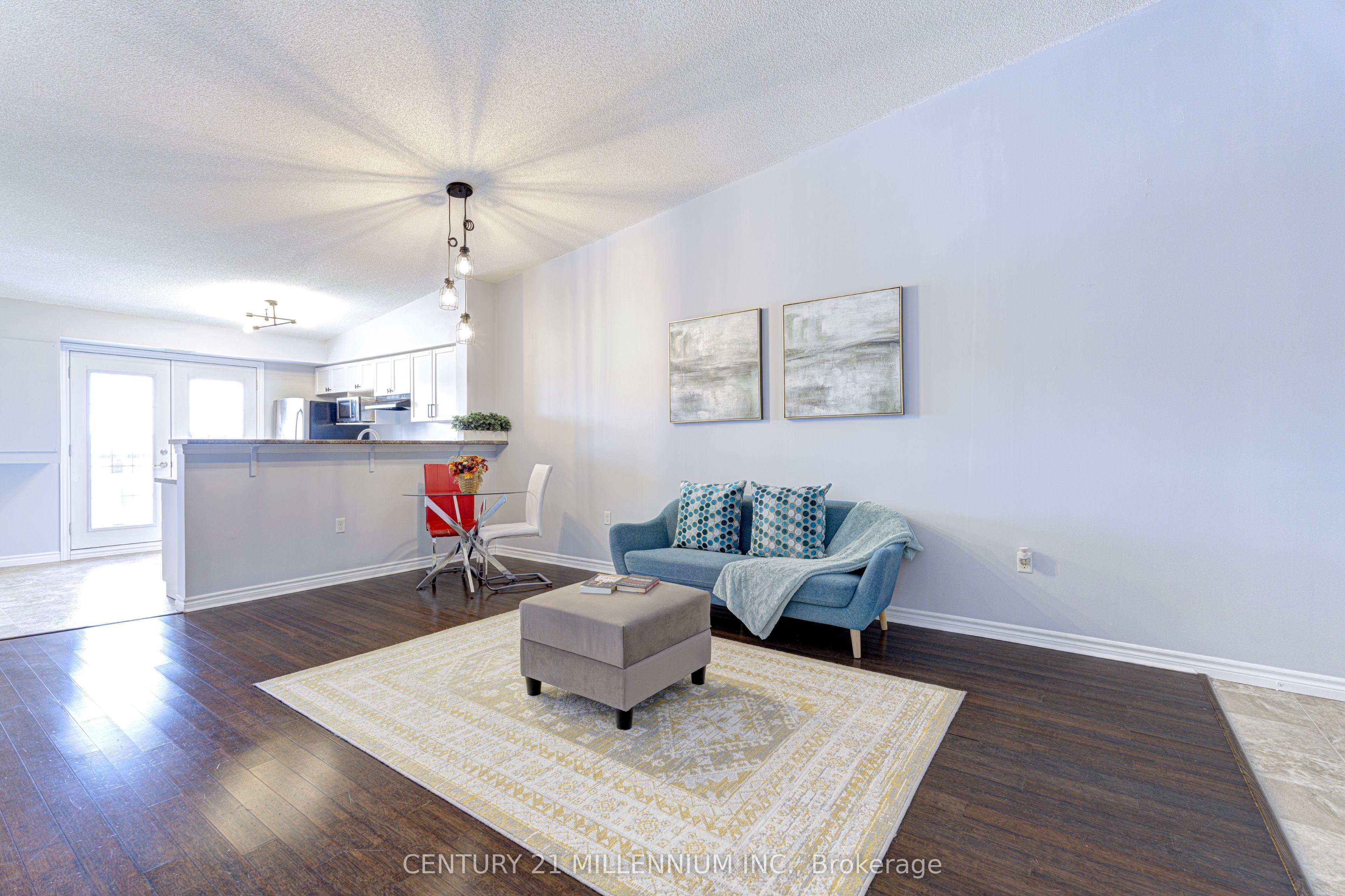 #407 - 1380 Main Street Property Photo 12