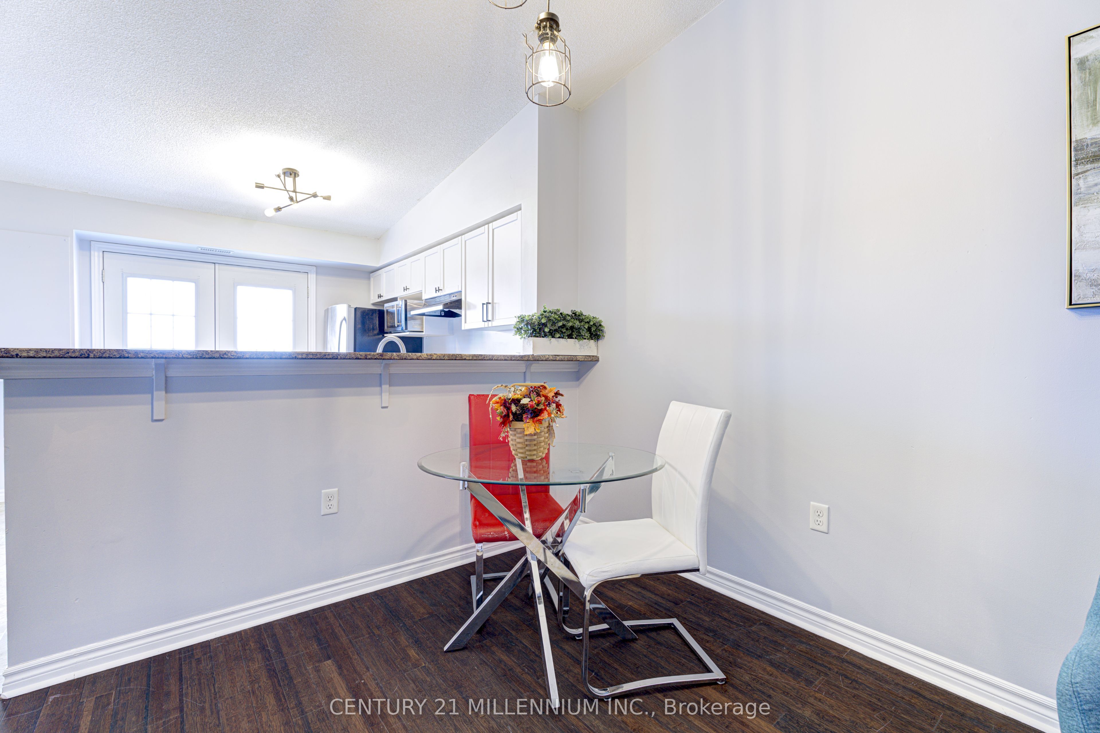 #407 - 1380 Main Street Property Photo 16