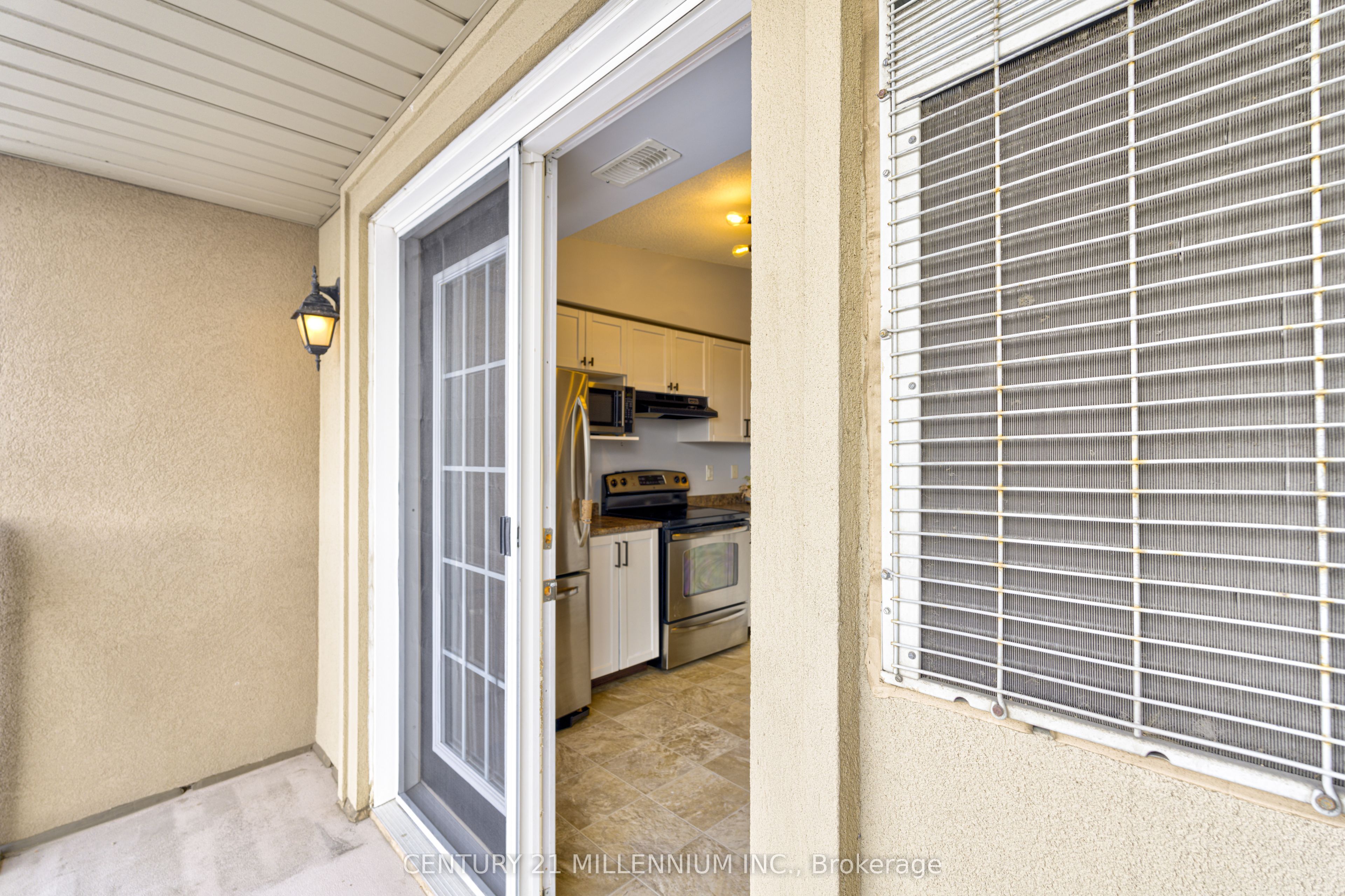 #407 - 1380 Main Street Property Photo 23