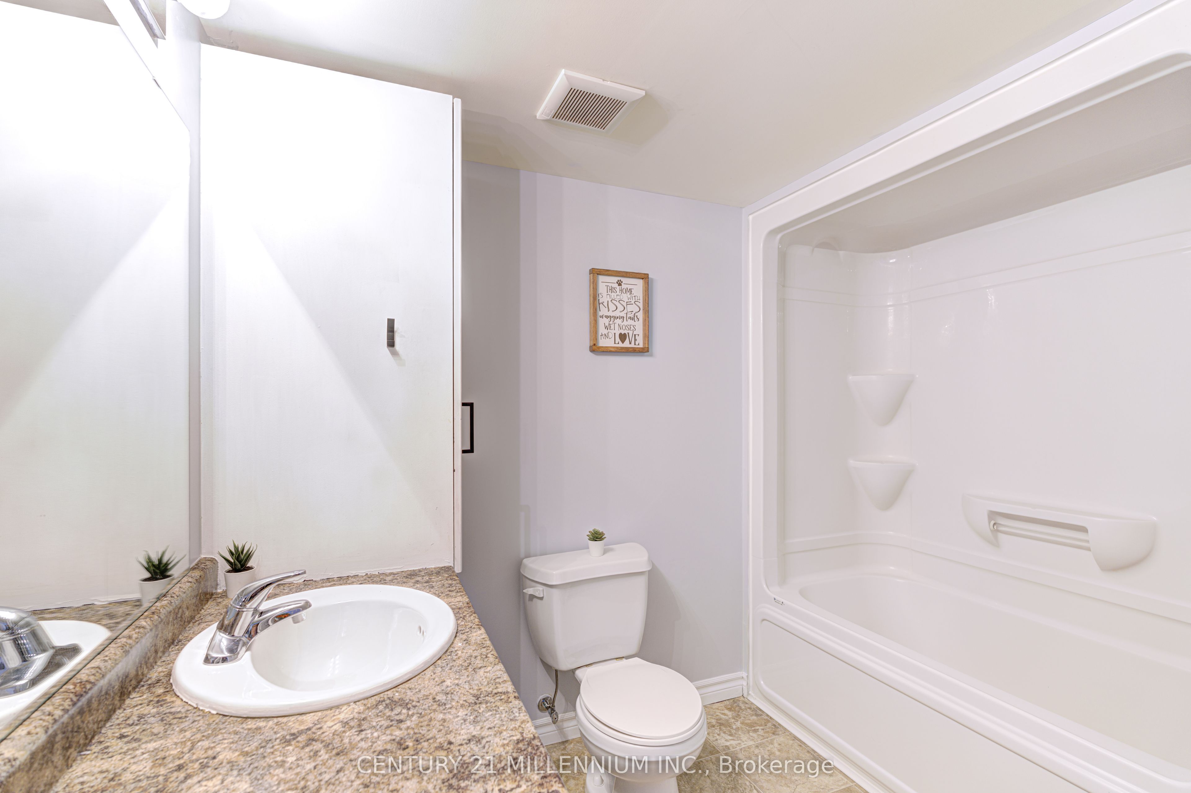 #407 - 1380 Main Street Property Photo 30