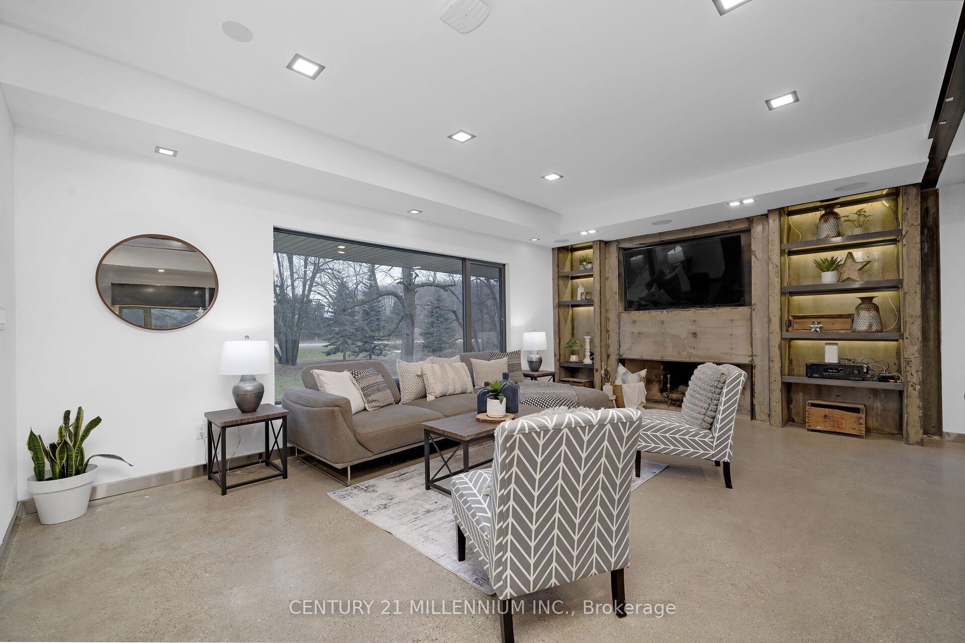 774 Charleston Side Road Property Photo 8