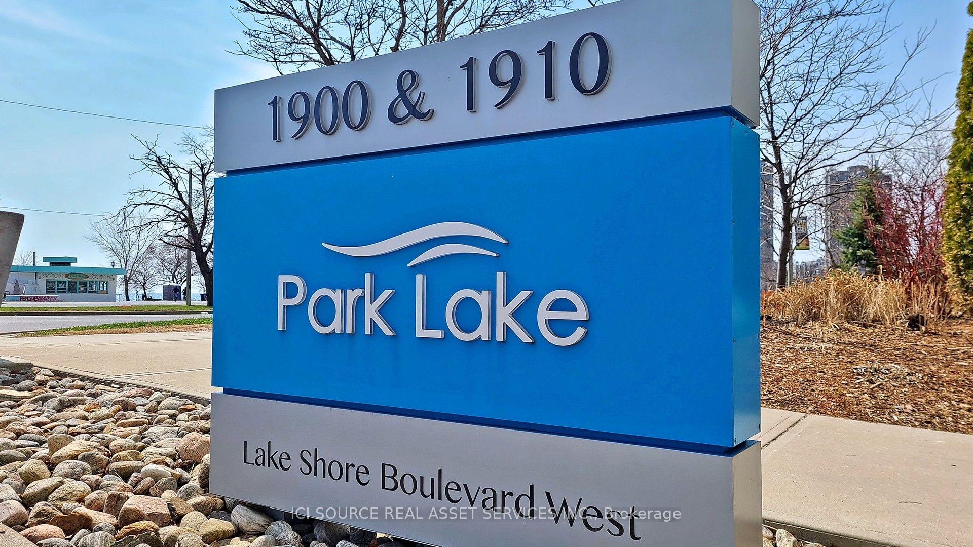 1900 Lake Shore Boulevard W 1704 Property Photo 1