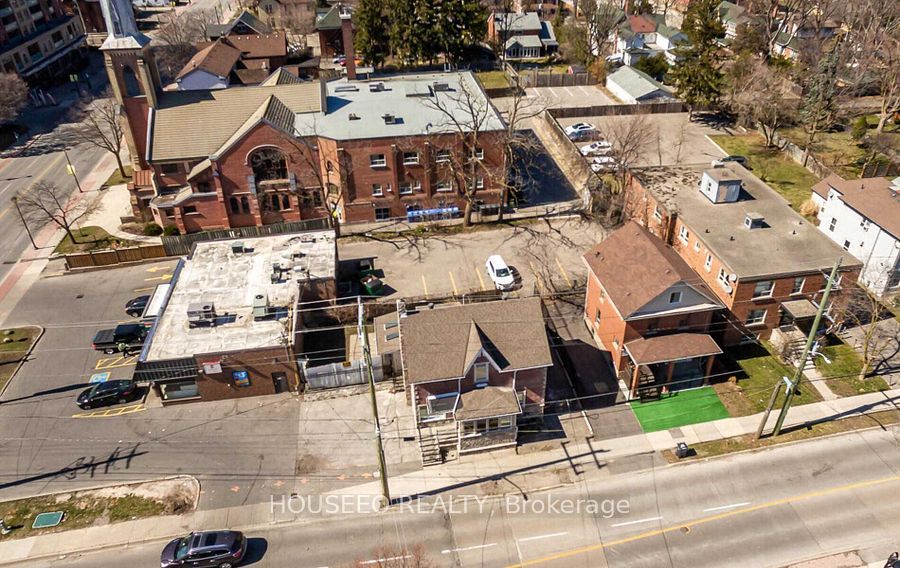 8 Church St E Property Photo 2