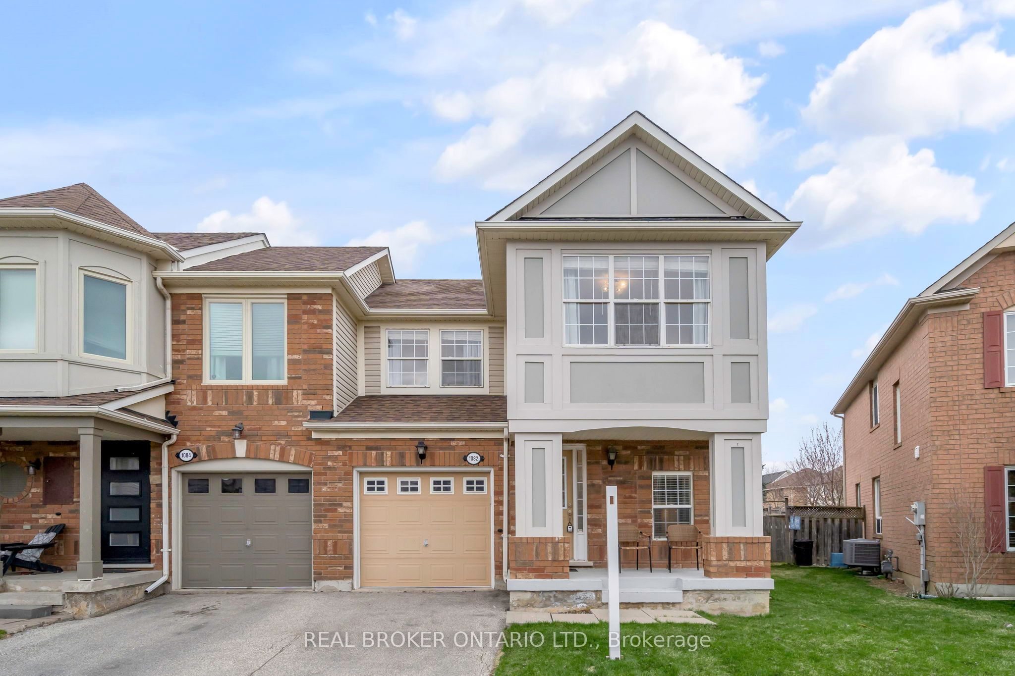 1082 Barclay Circle Property Photo 1