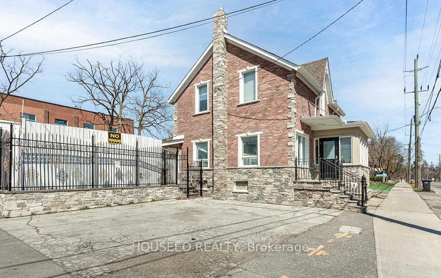 8 Church Street Property Photo 2