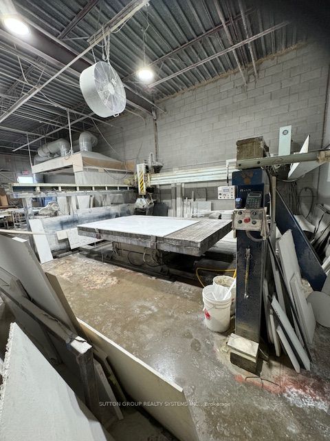 #unit 14 - 100 The East Mall Property Photo 11