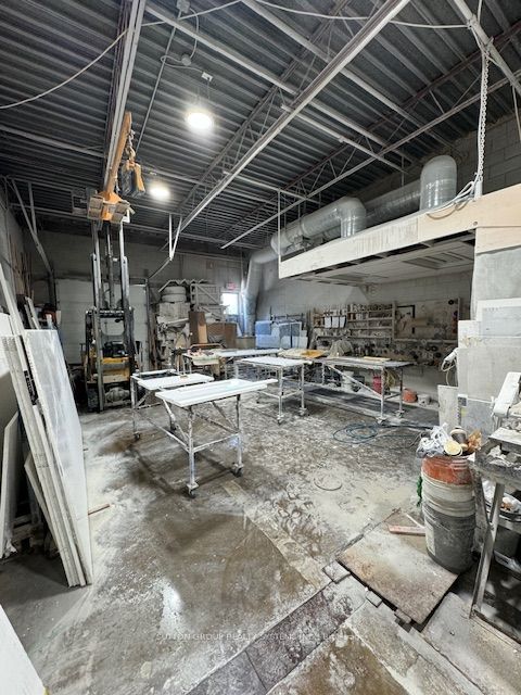 #unit 14 - 100 The East Mall Property Photo 12