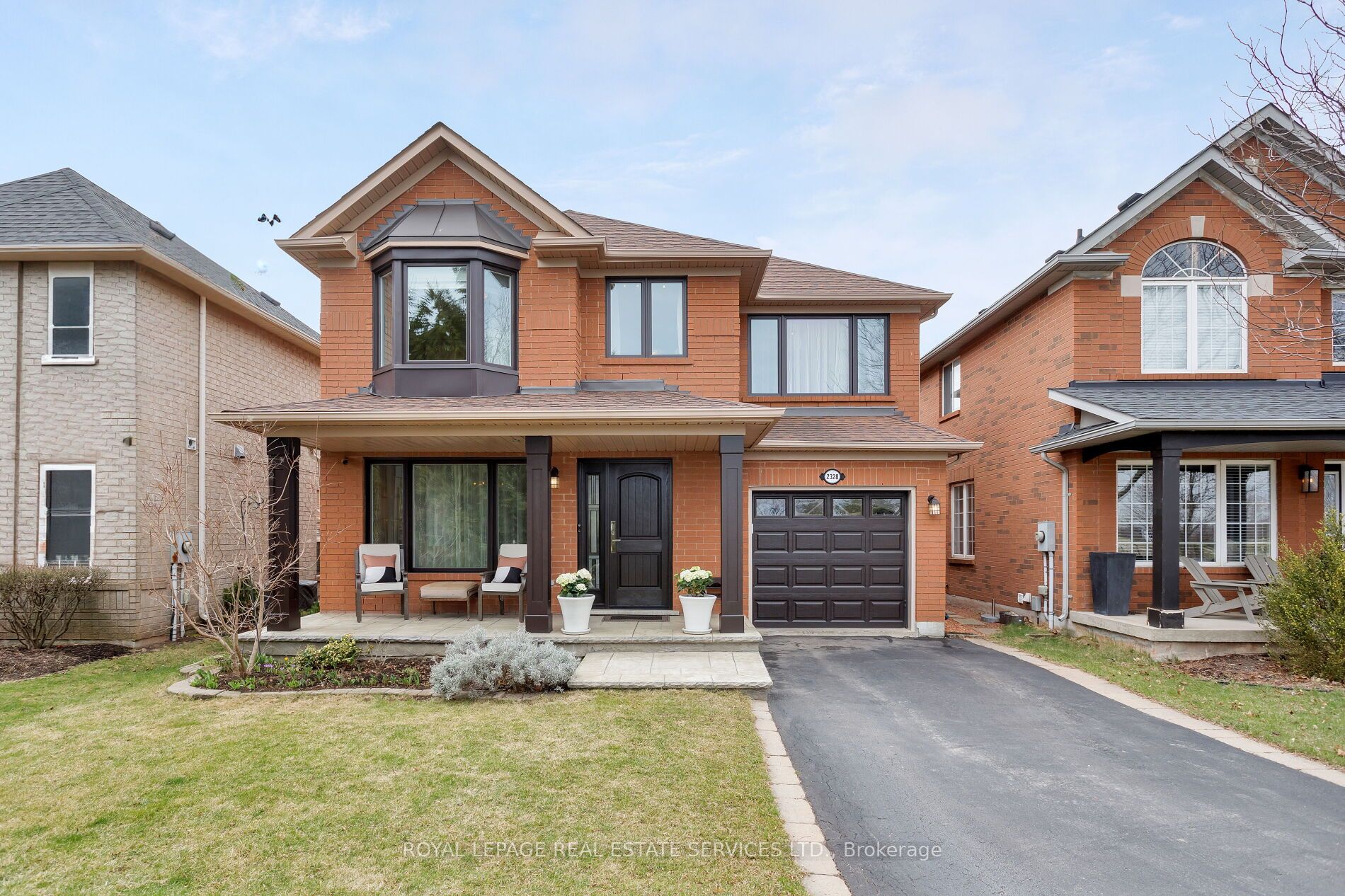 2328 Proudfoot Trail Property Photo