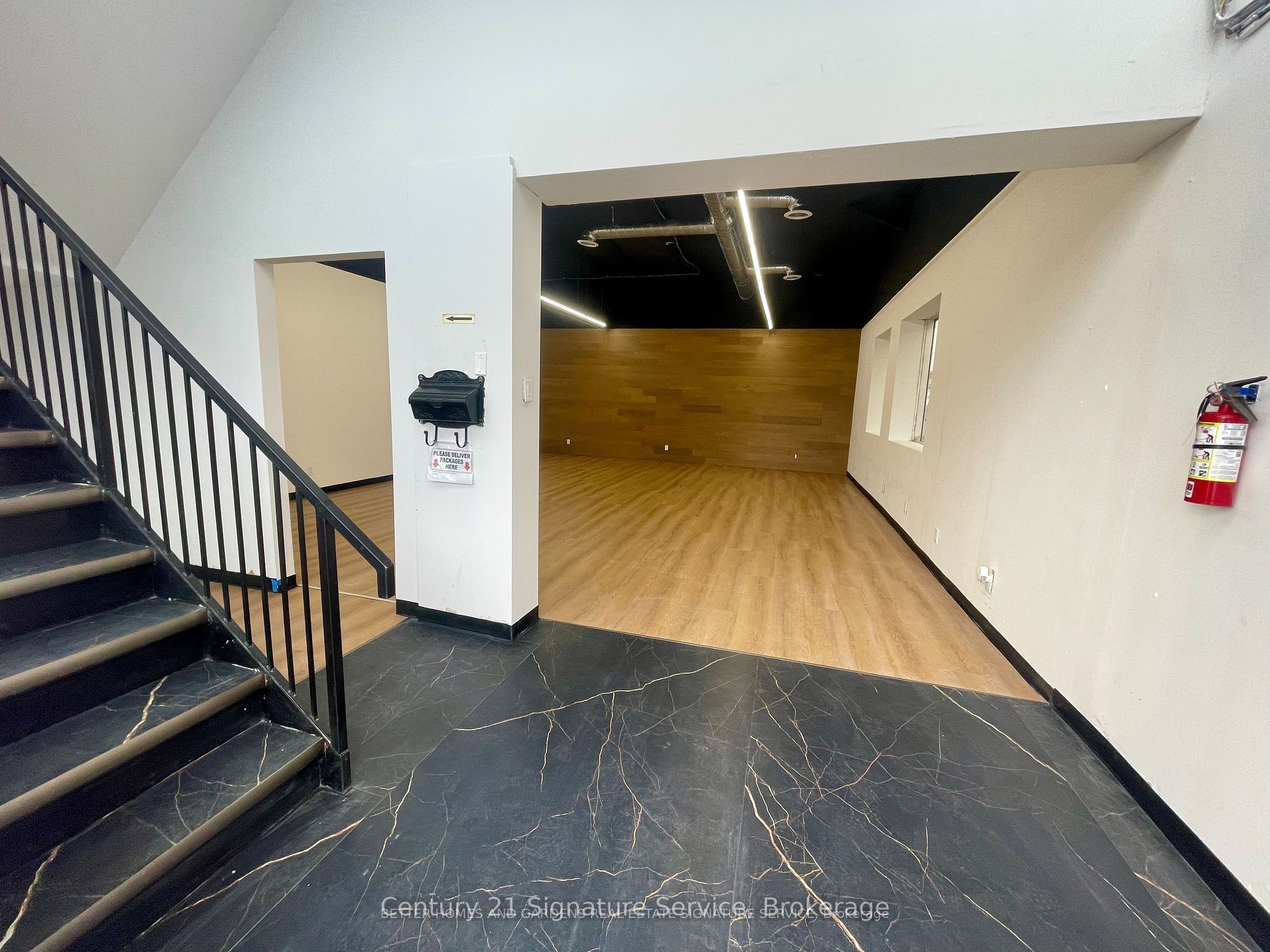 10 Plastics Avenue 100 Property Photo 2