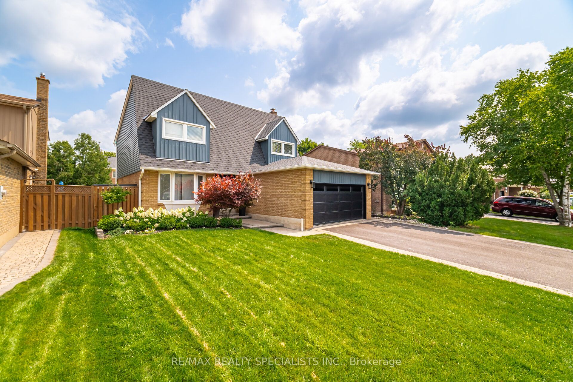 1024 Bm Bronte Meadows Real Estate Listings Main Image