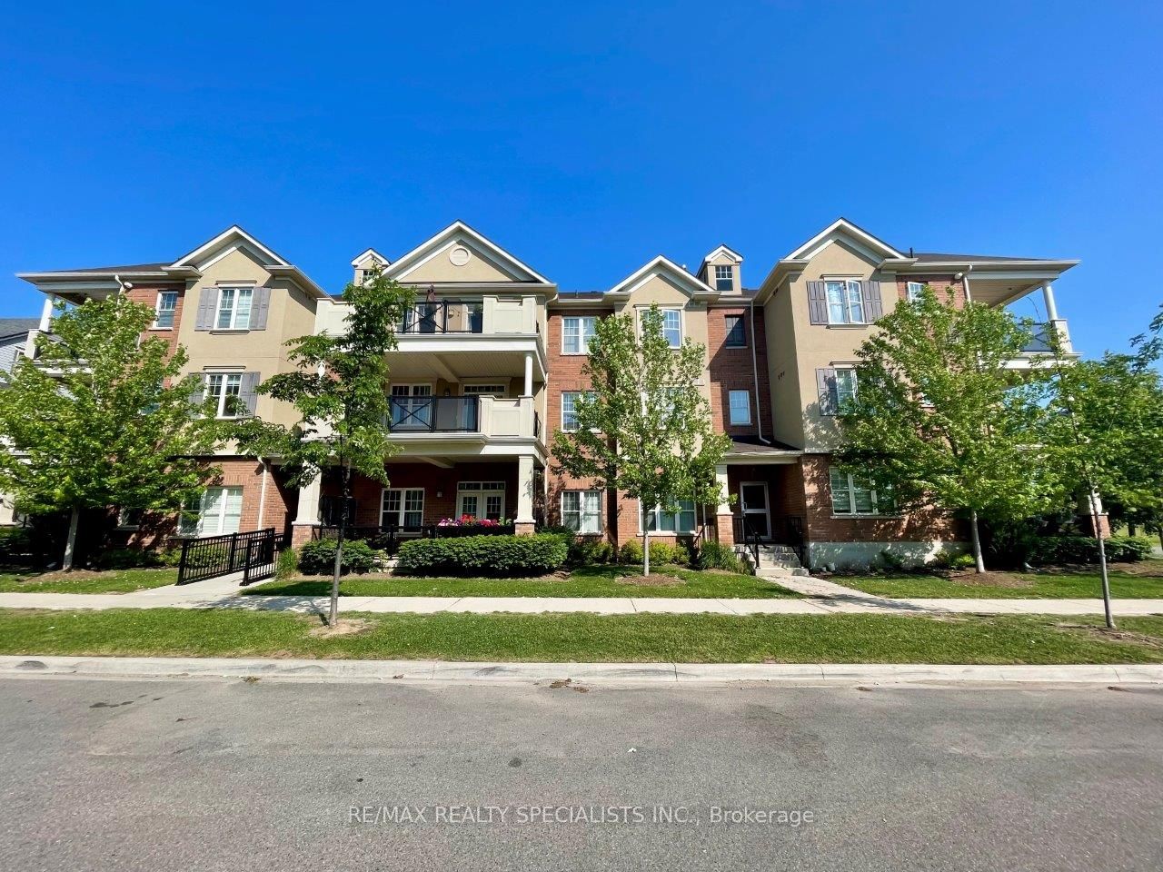 #302 - 277 Gatwick Drive Property Photo