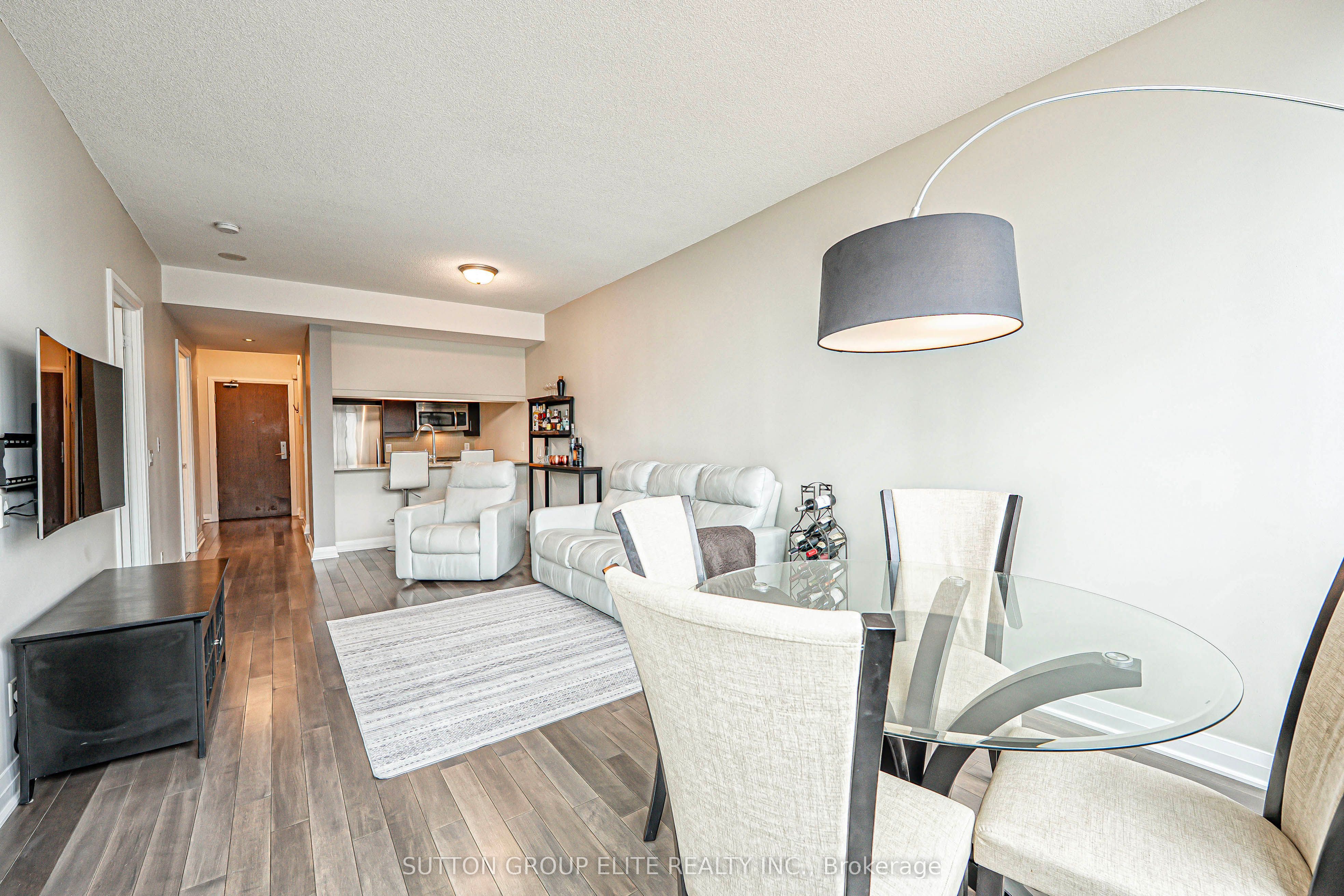 #308 - 1055 Southdown Road Property Photo 1