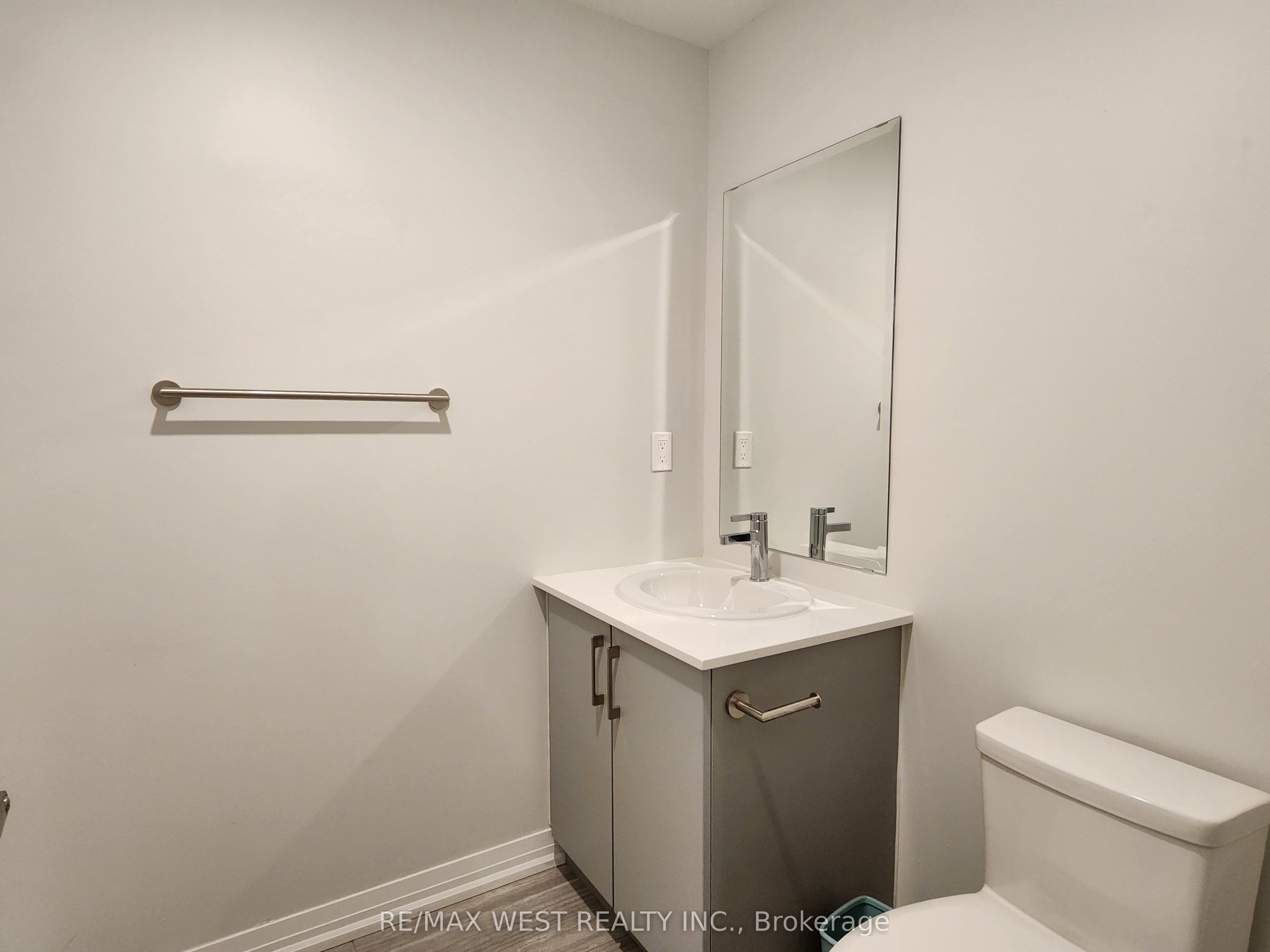 1165 Journeyman Lane 215 Property Photo 7