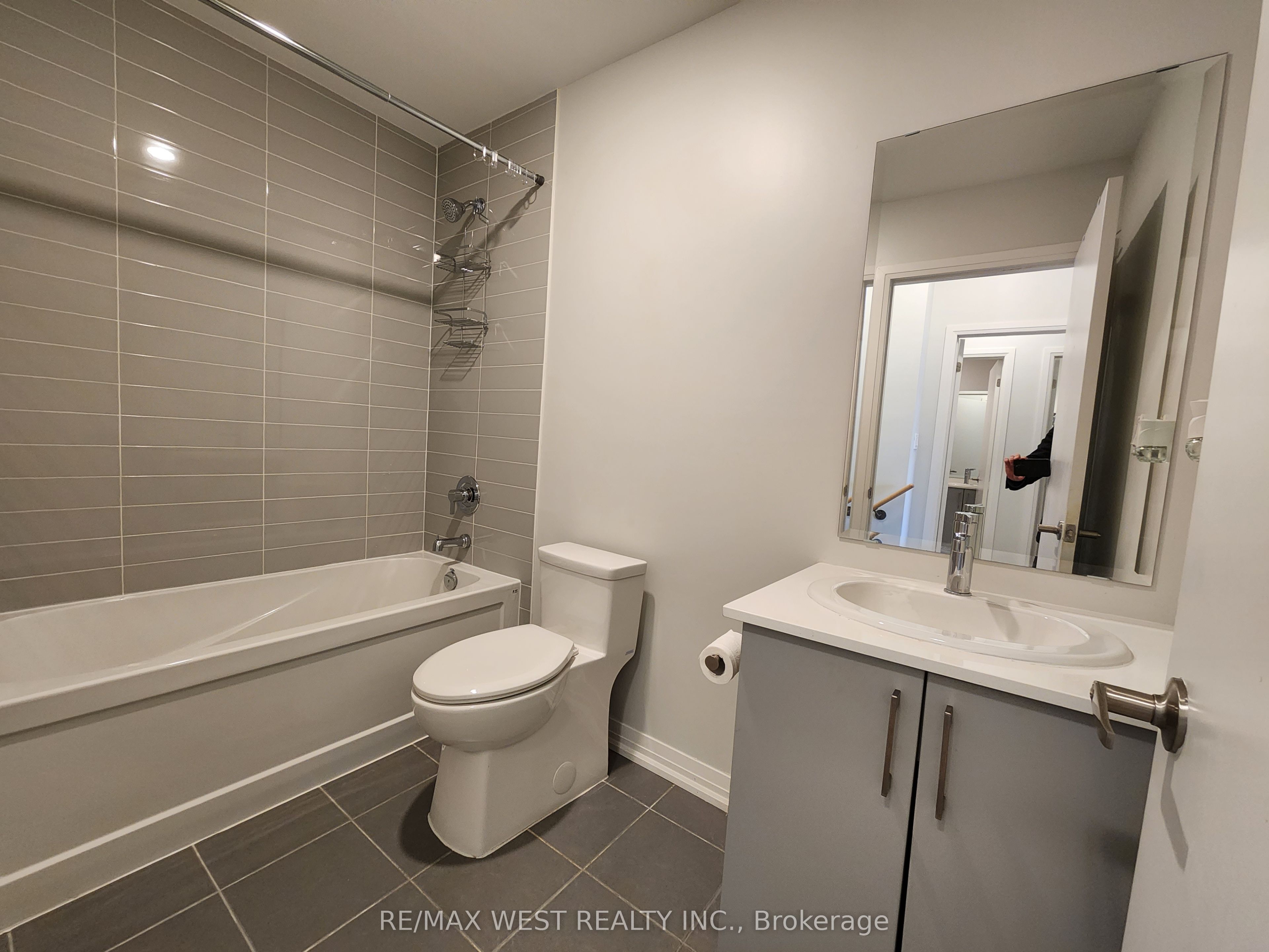 1165 Journeyman Lane 215 Property Photo 11