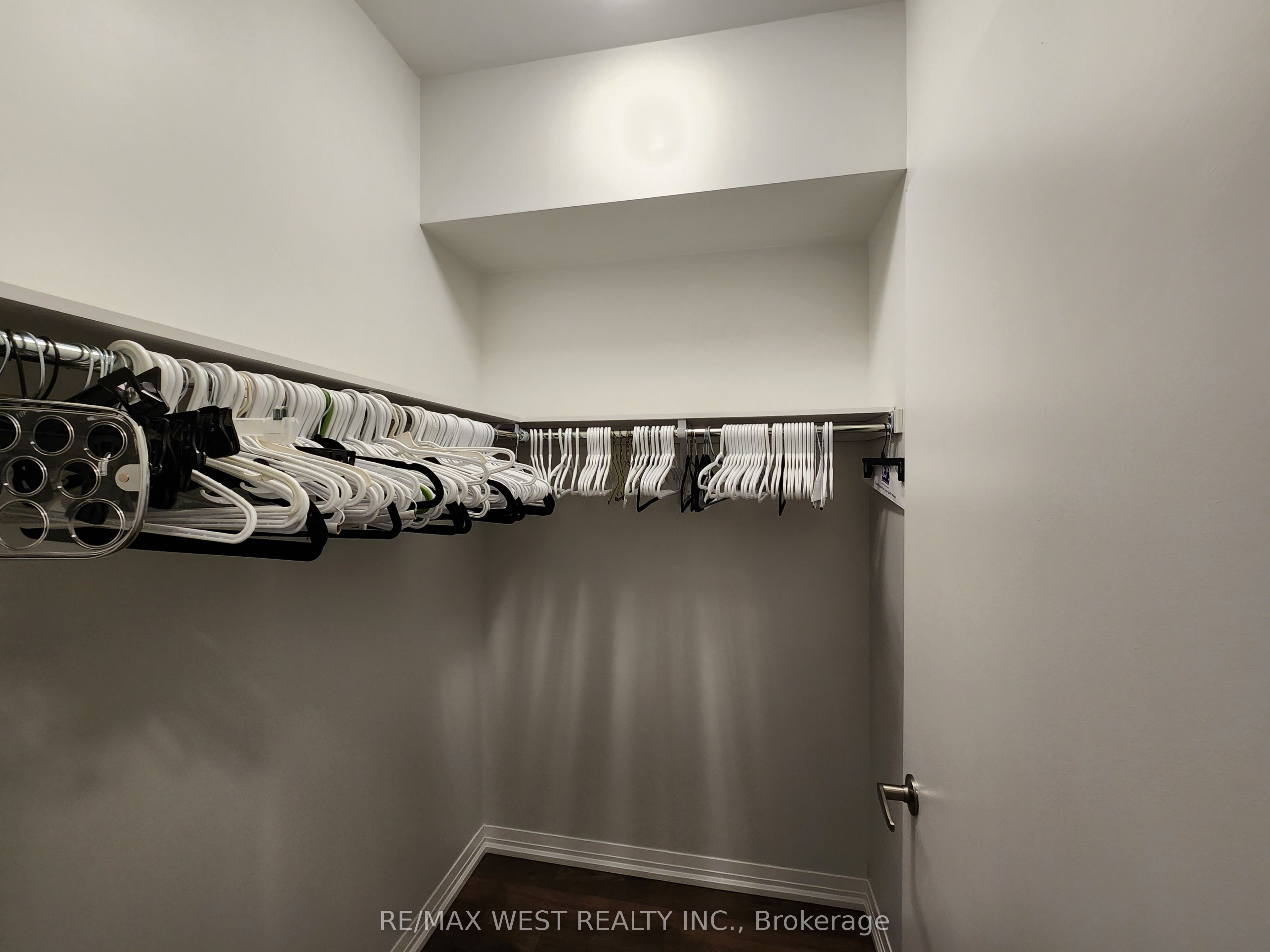 1165 Journeyman Lane 215 Property Photo 15