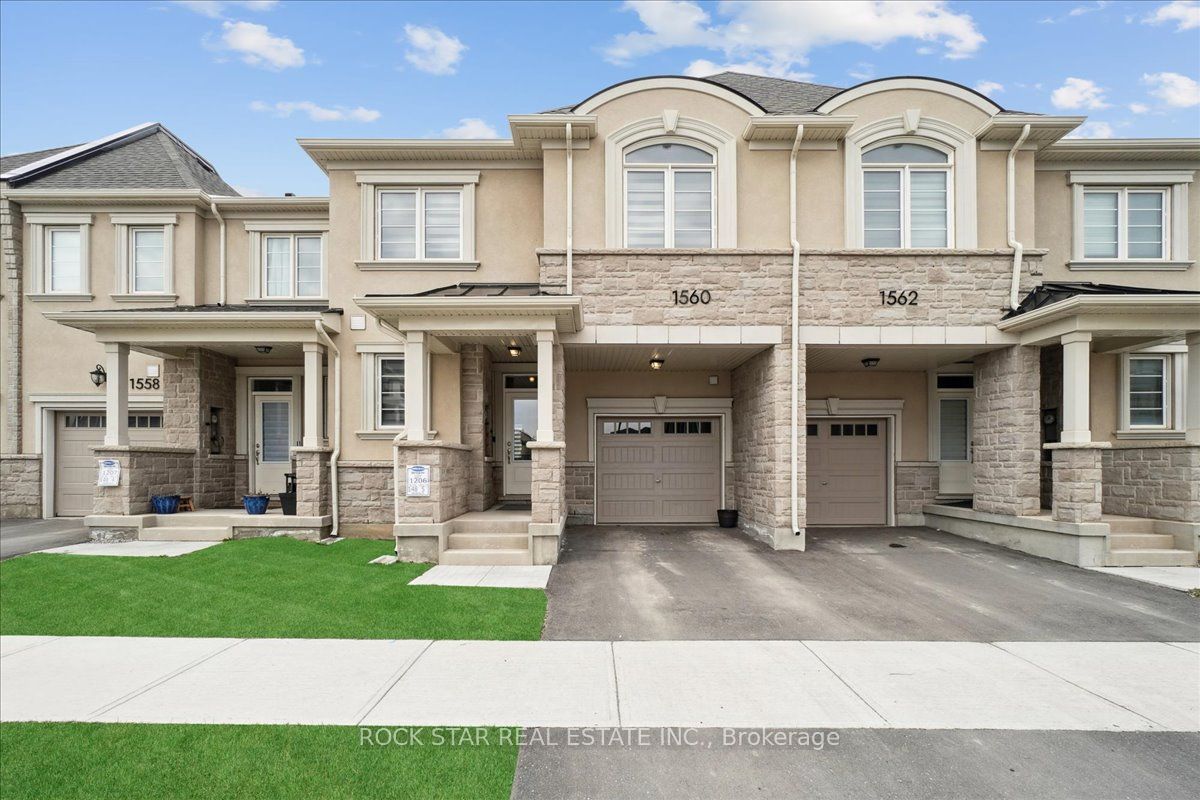 1560 Moira Crescent Property Photo