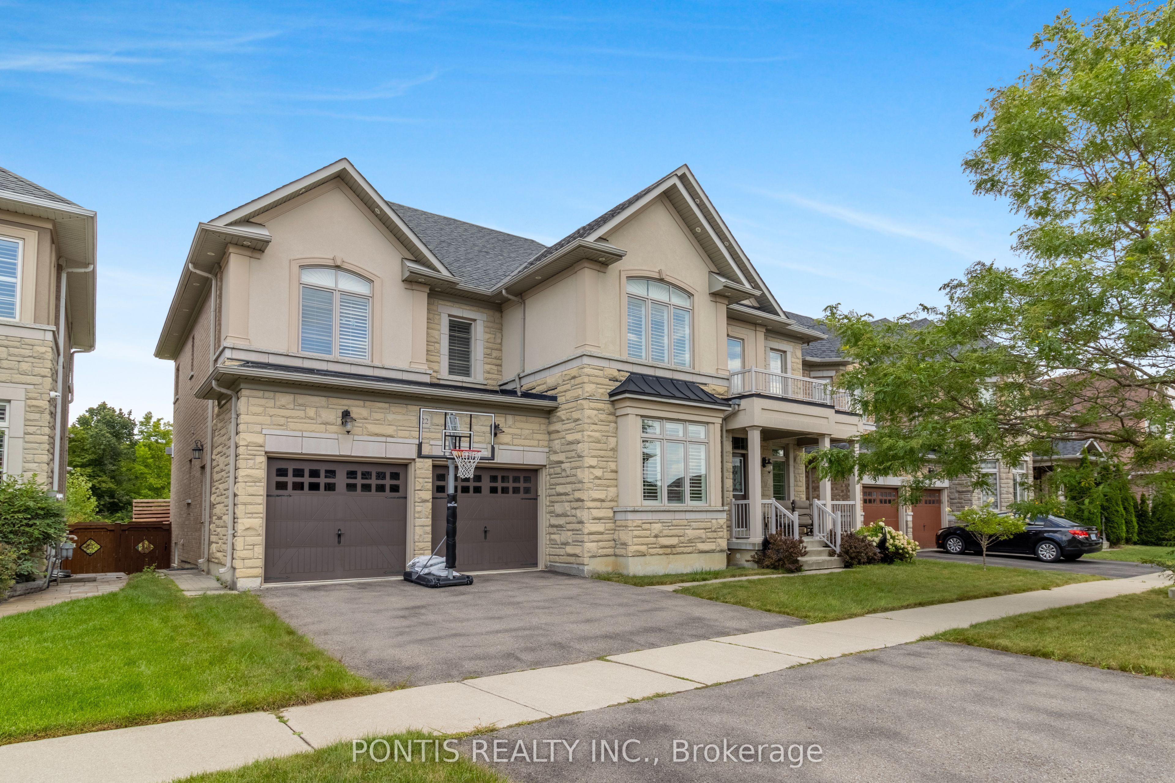 22 Lockport Crescent Property Photo 1