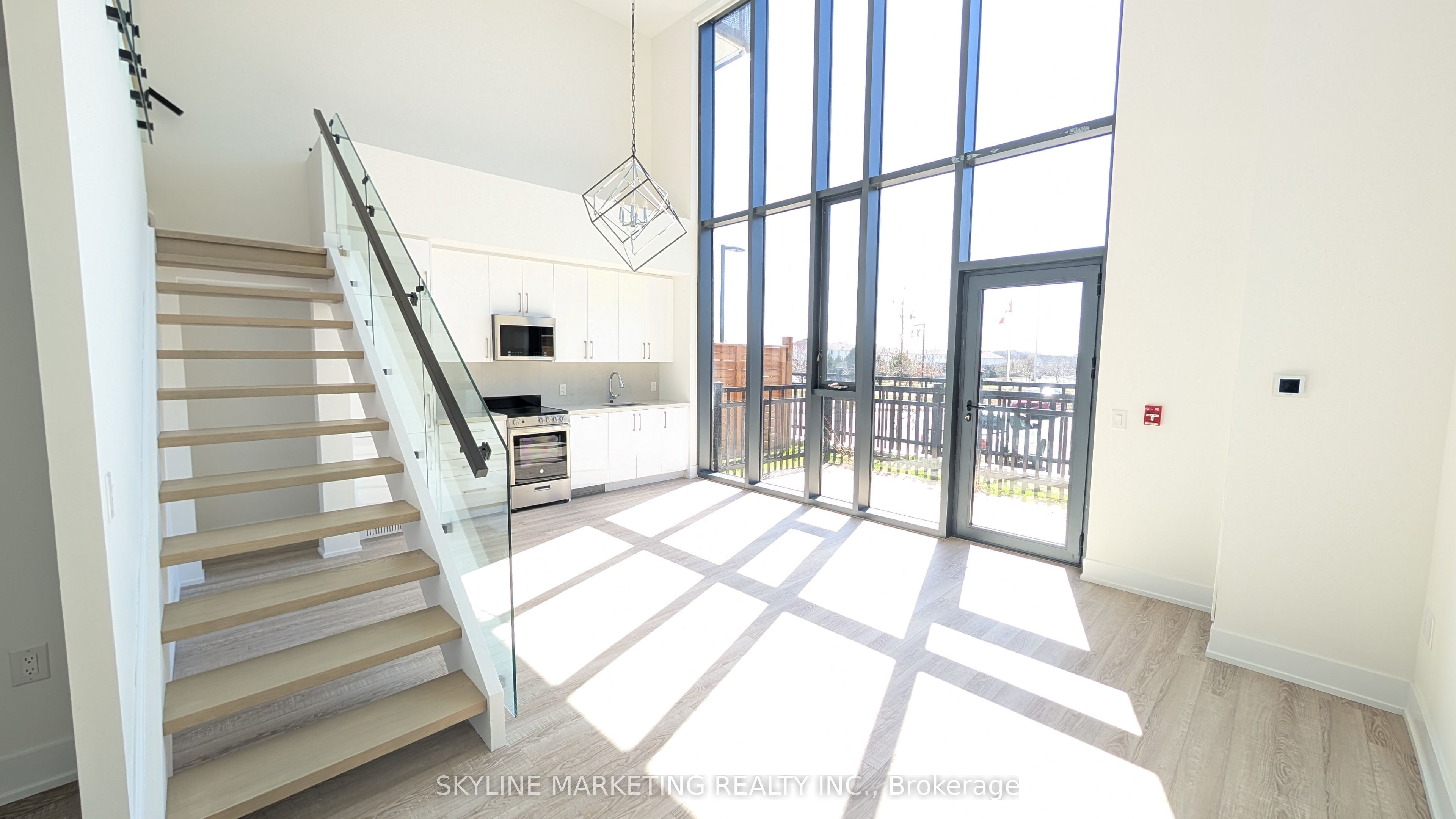 #102 - 2450 Old Bronte Road Property Photo