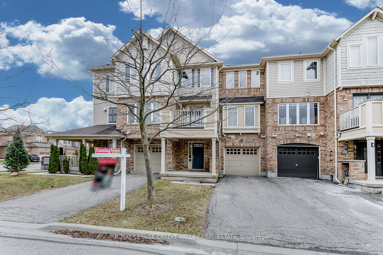 888 Fowles Court Property Photo