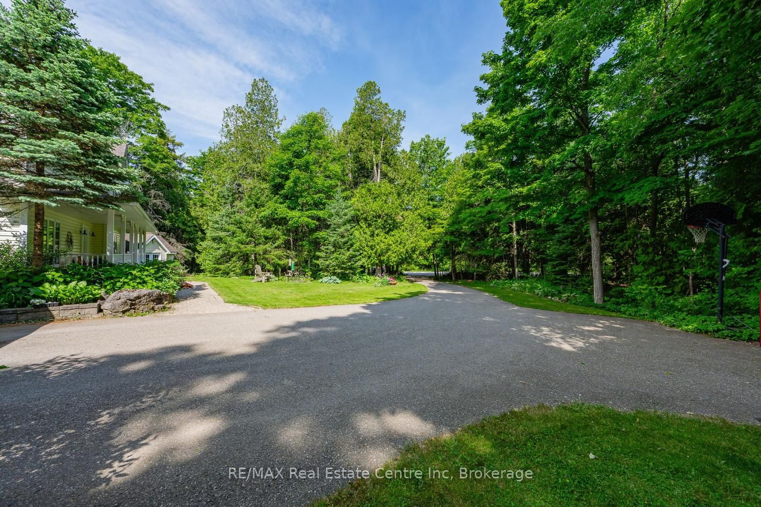 5120 Pineridge Drive Property Photo 4