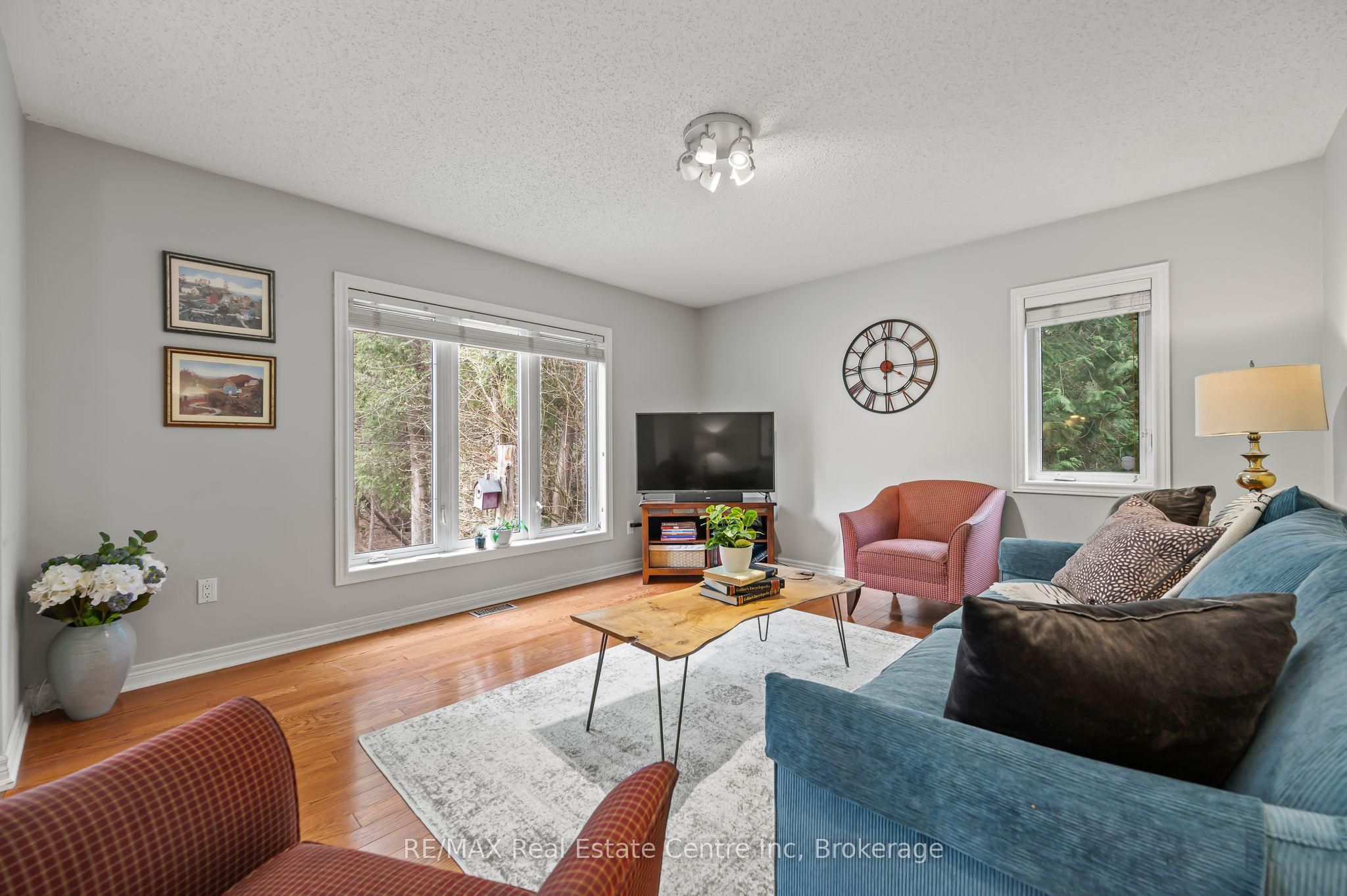5120 Pineridge Drive Property Photo 11