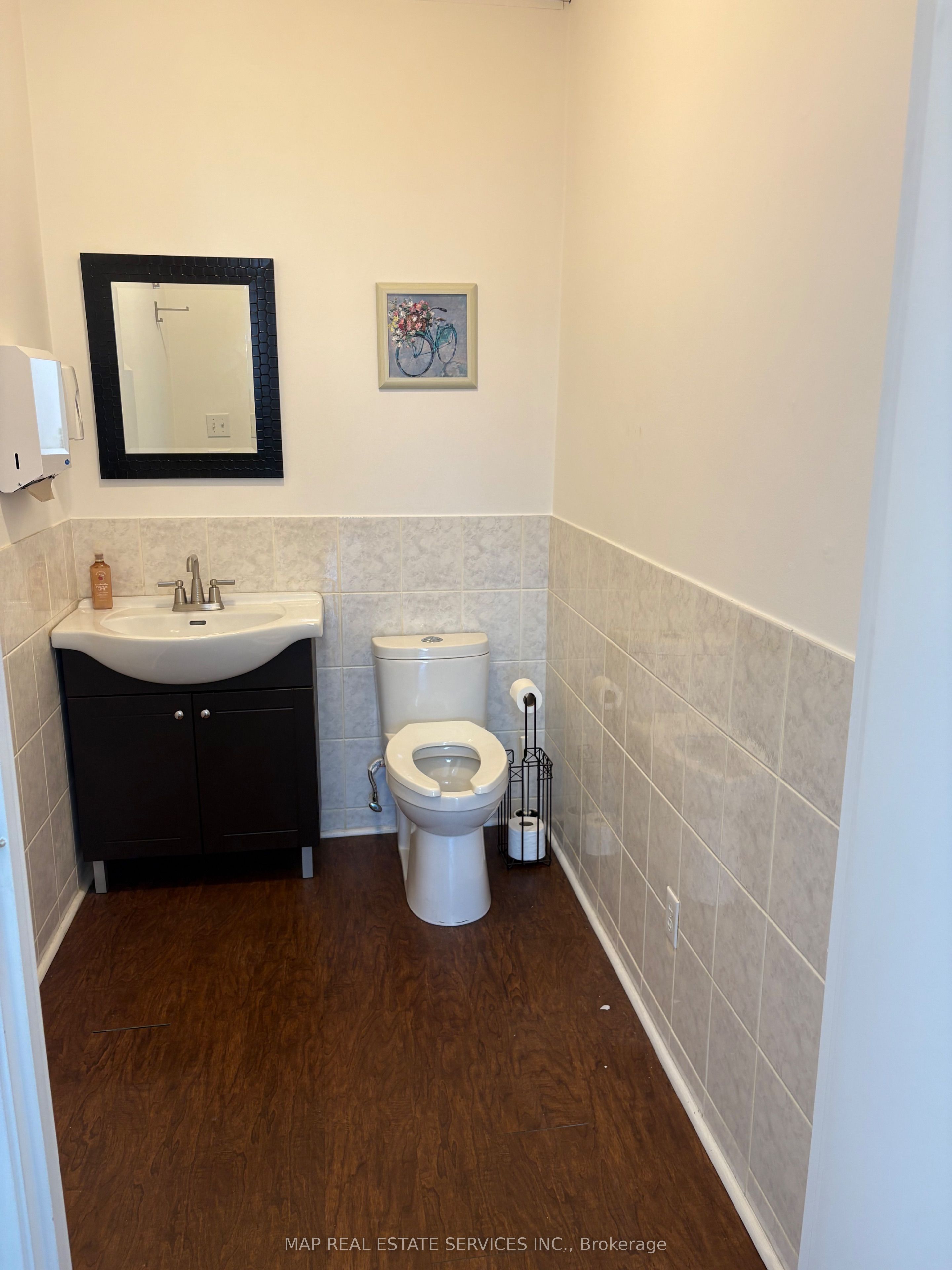 846 Browns Line Main Level Property Photo 17