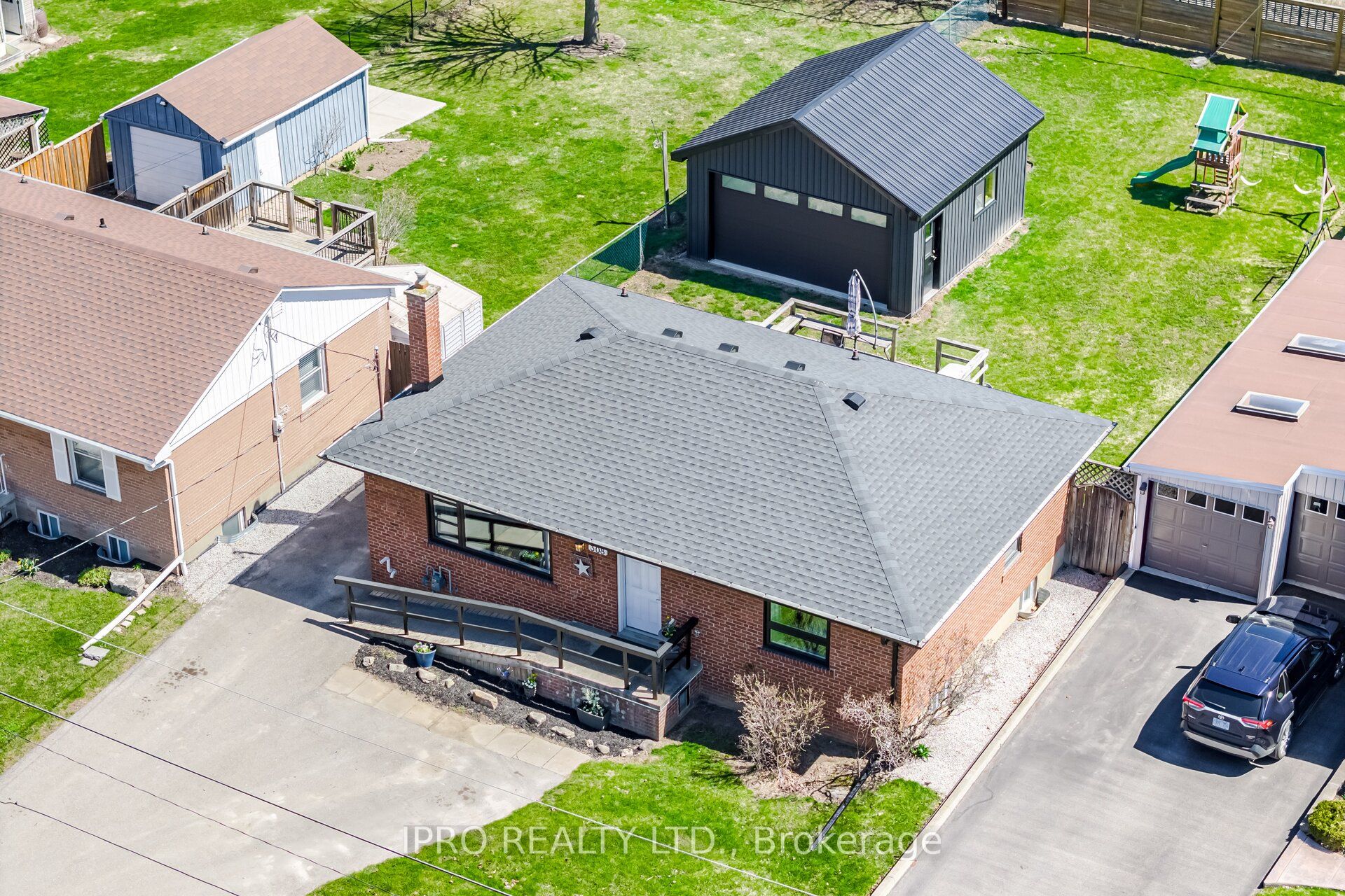 308 Kingsleigh Court Property Photo