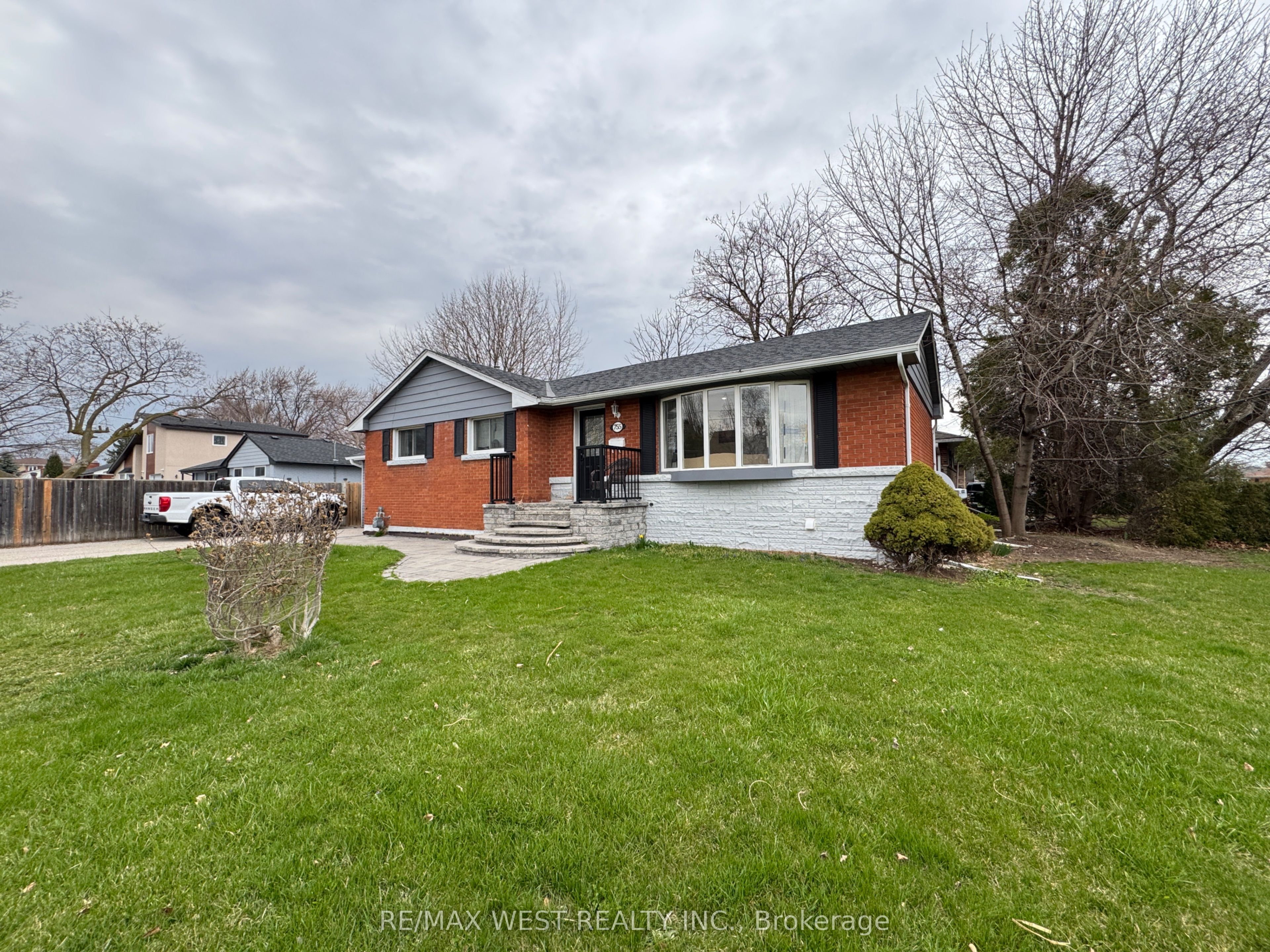#main - 755 Drury Lane Property Photo