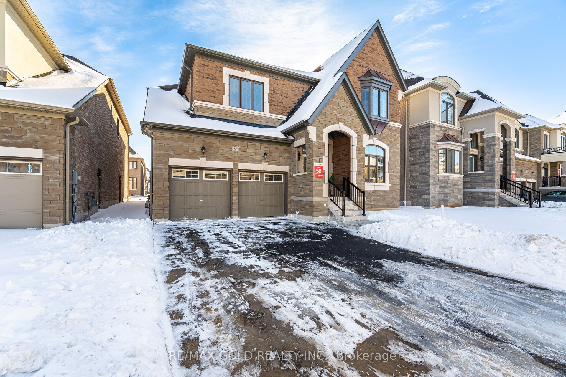 82 Raspberry Ridge Avenue Property Photo 1
