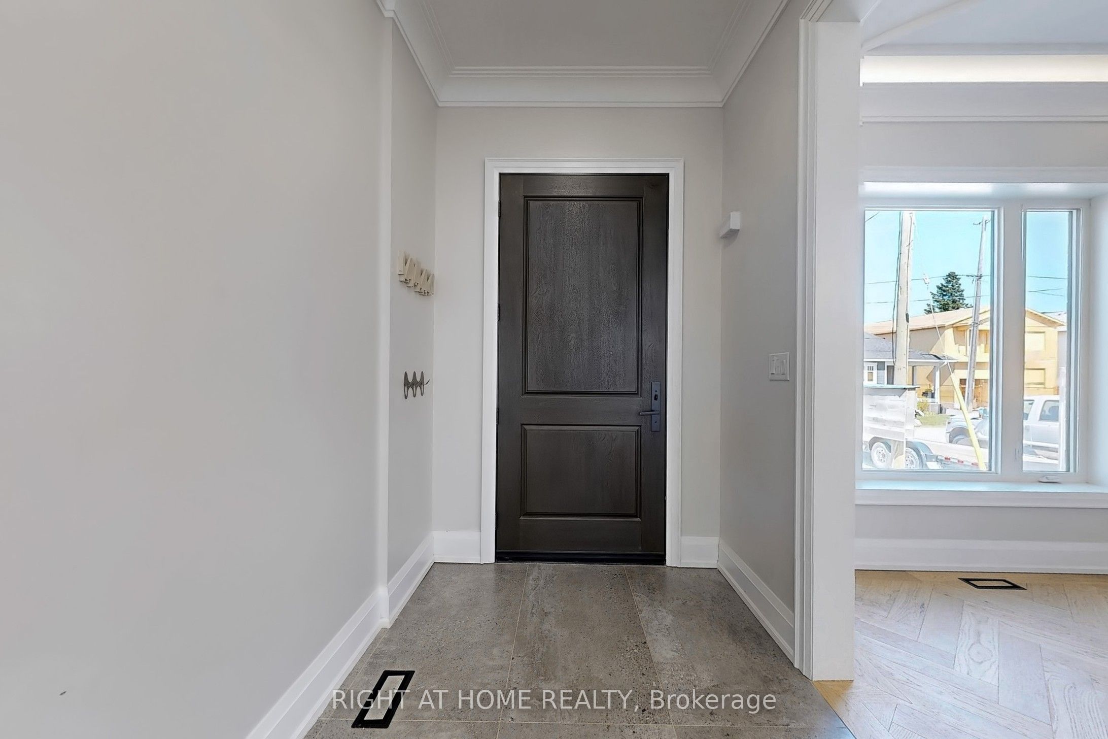 1104 Edgeleigh Avenue Property Photo 1