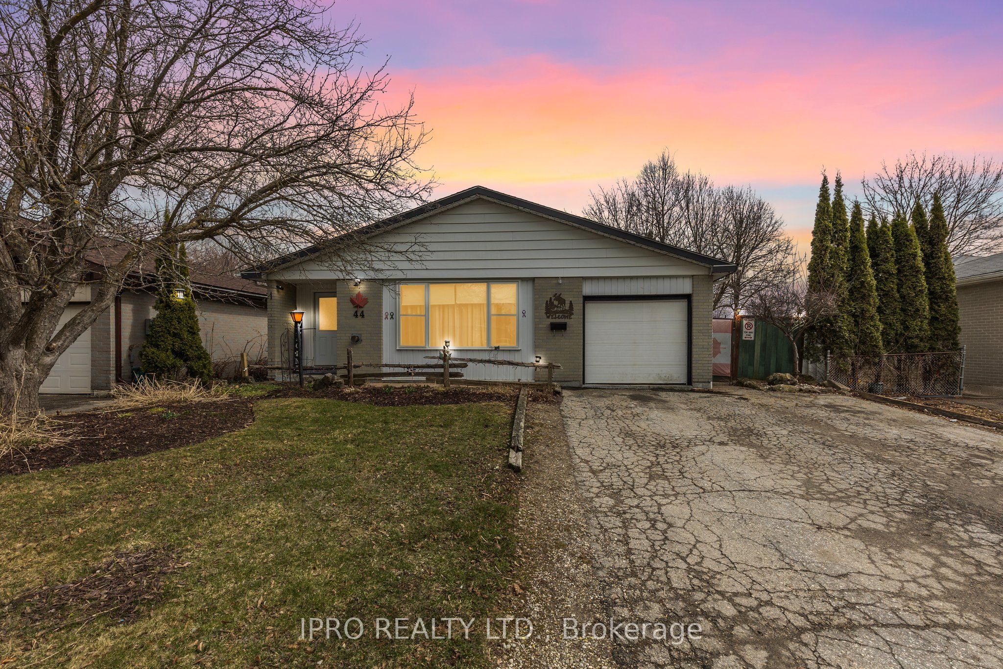 44 Madison Avenue Property Photo 1