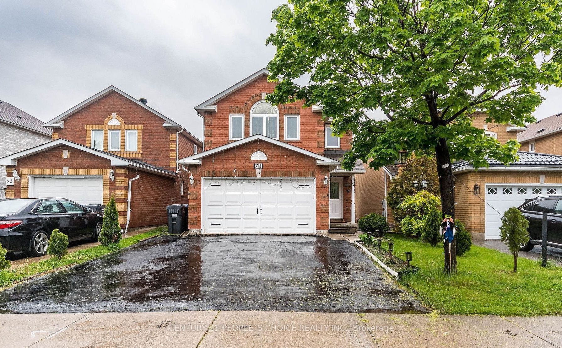 71 Ravenscliffe Court W Property Photo 1