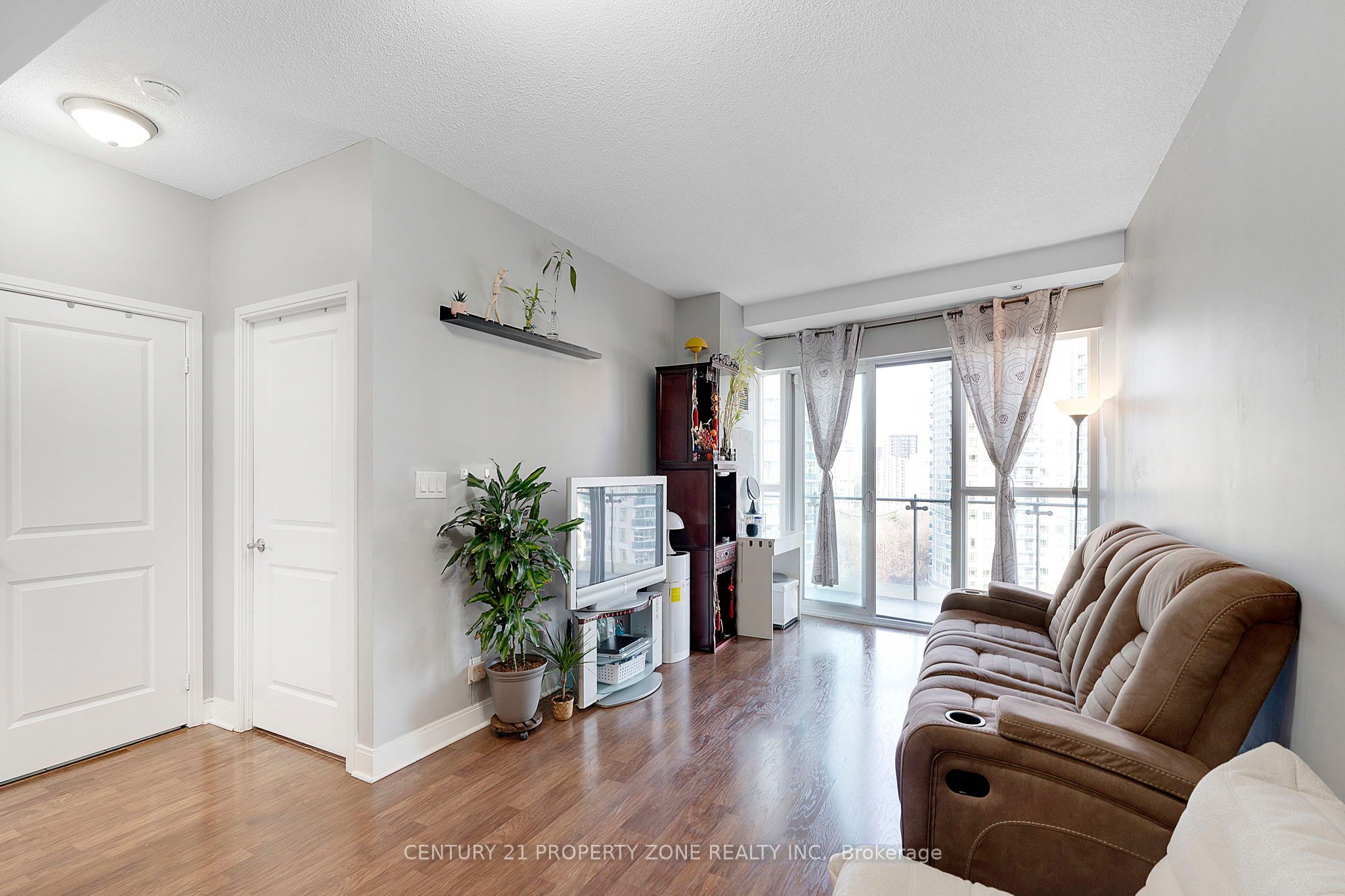 50 Absolute Avenue 1003 Property Photo 14